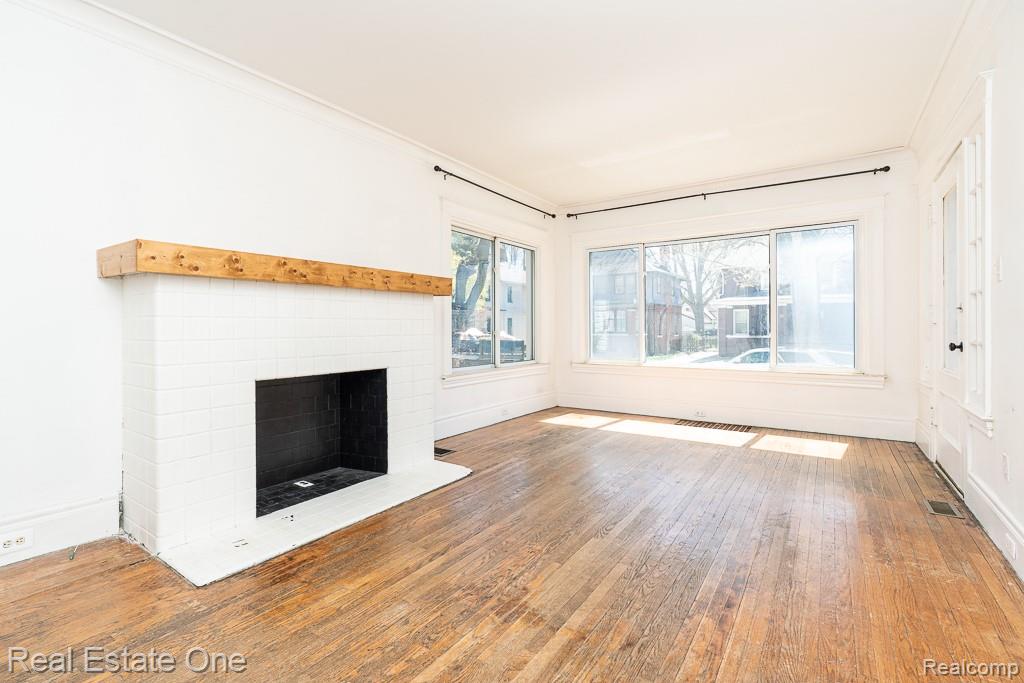 40 Moser Place