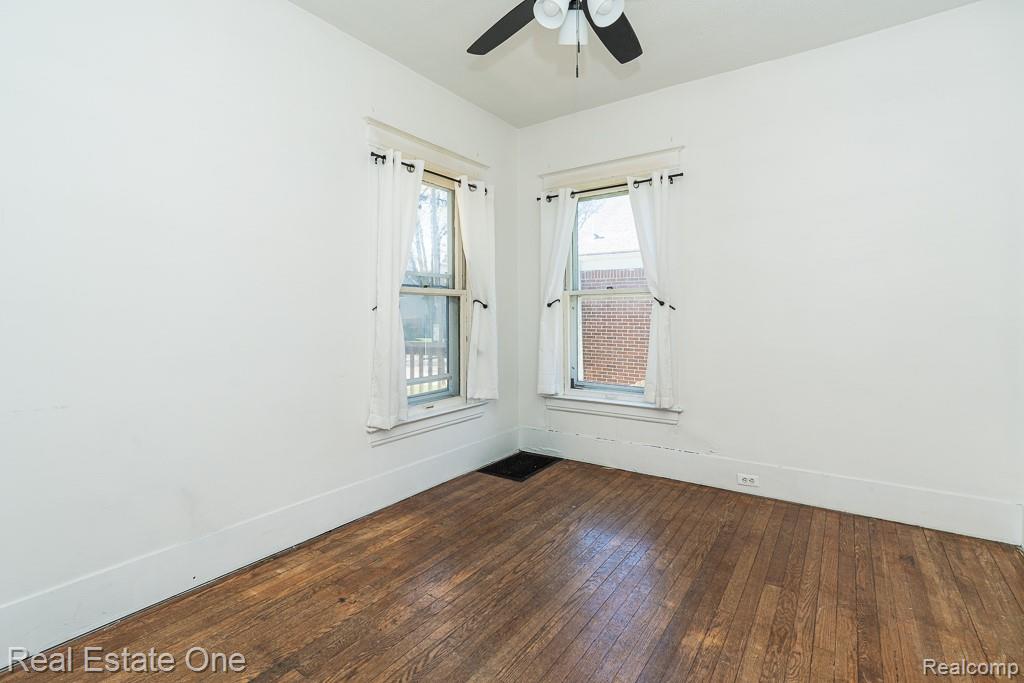 40 Moser Place