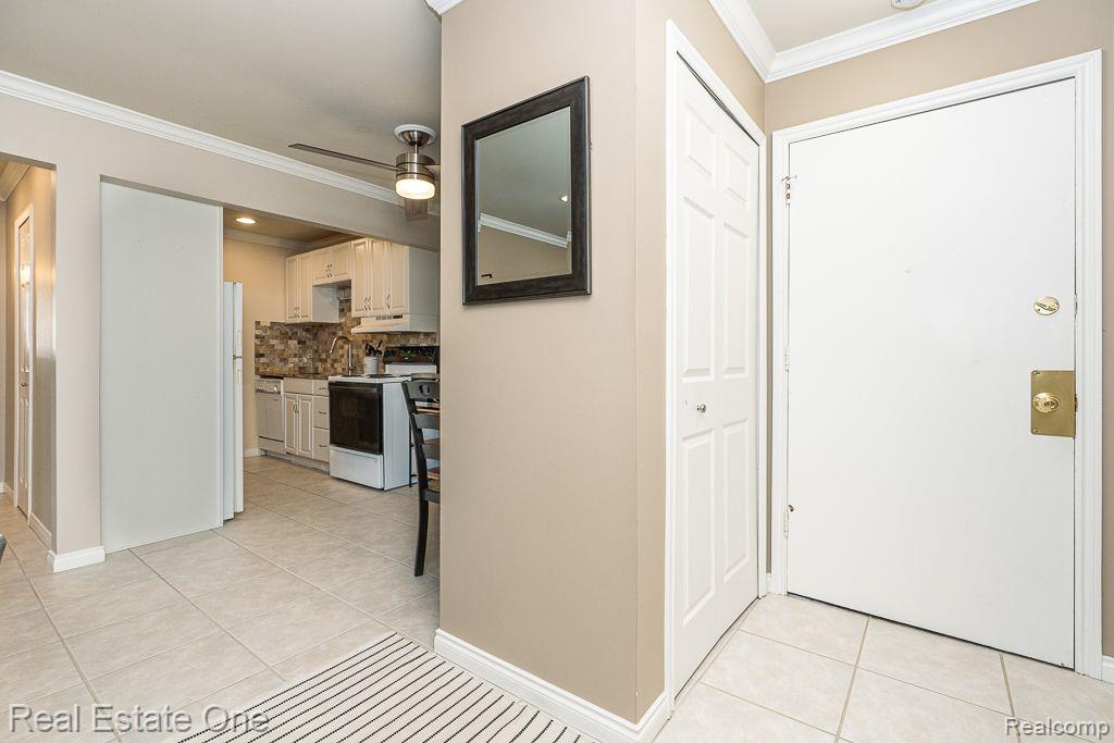 803 PLATE Street Unit: 204
