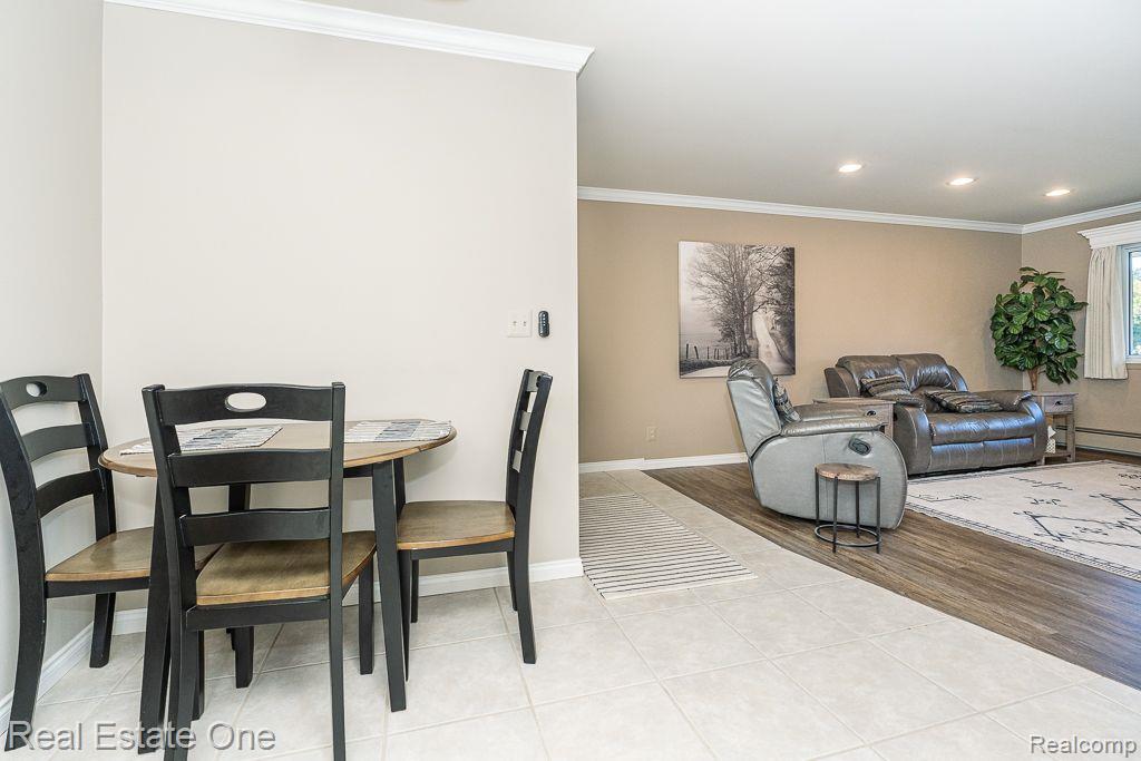 803 PLATE Street Unit: 204