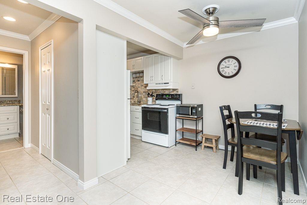 803 PLATE Street Unit: 204