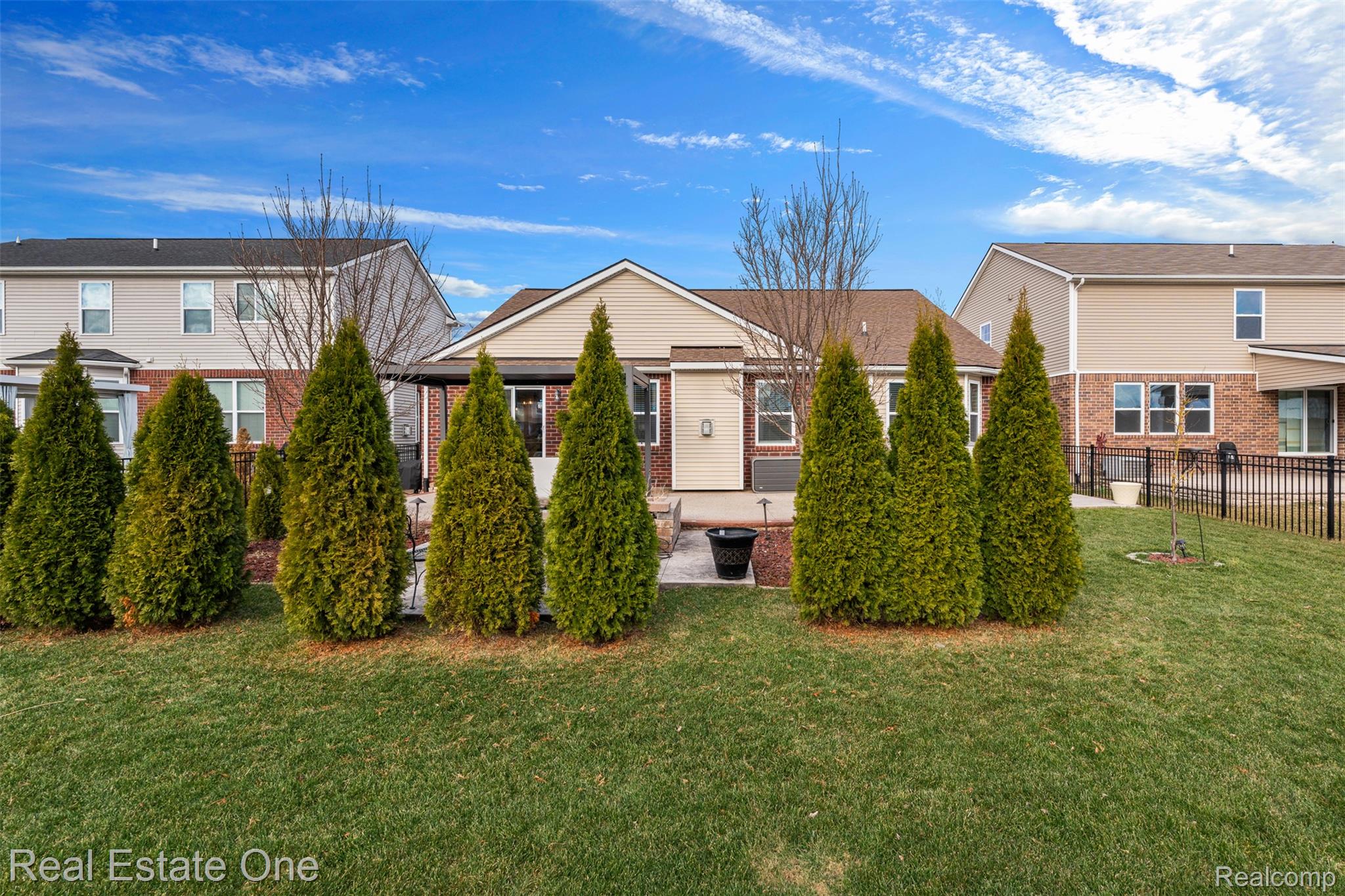 41186 Dortmund Drive