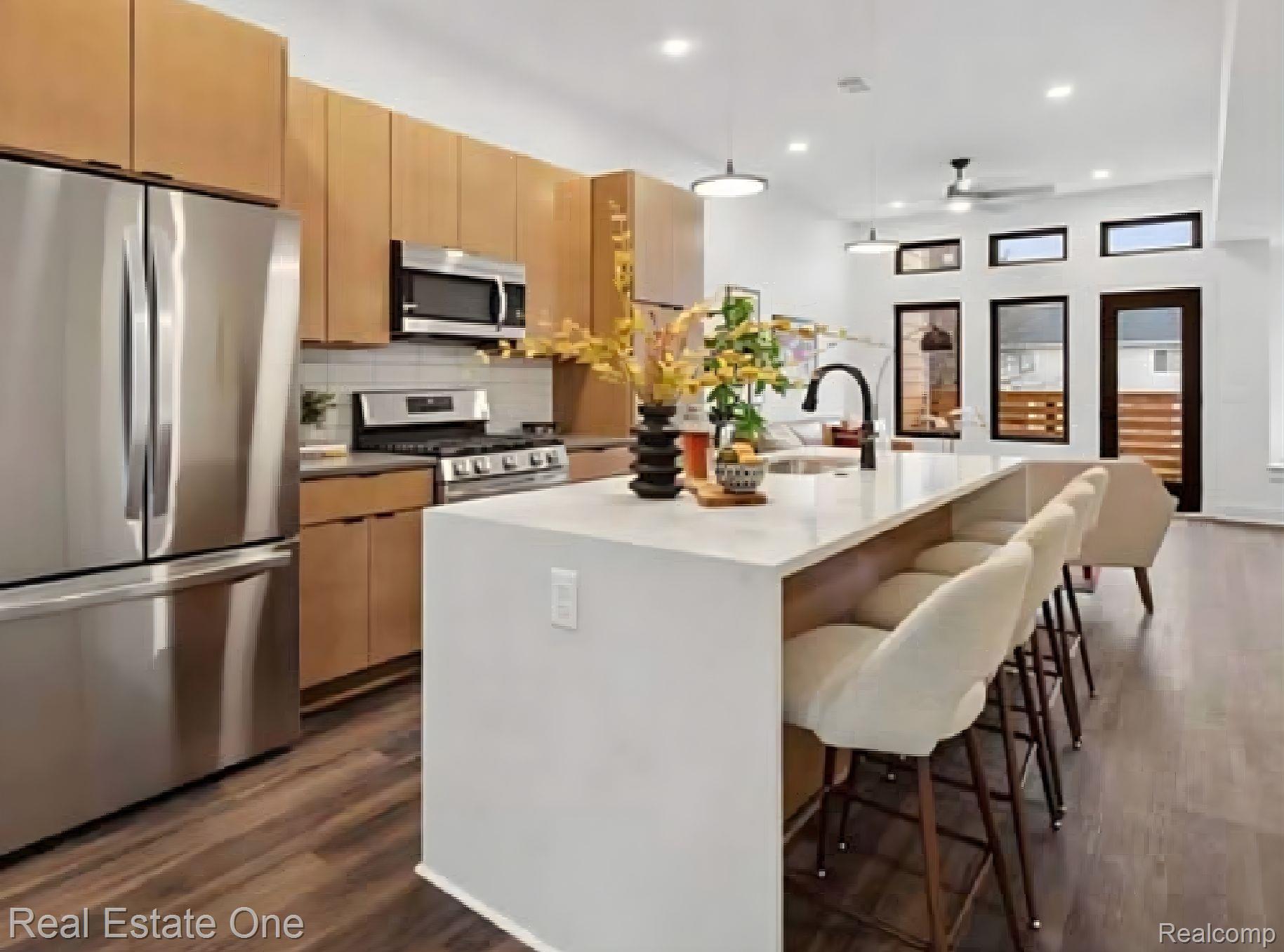 1547 Pallister Street Unit: 11