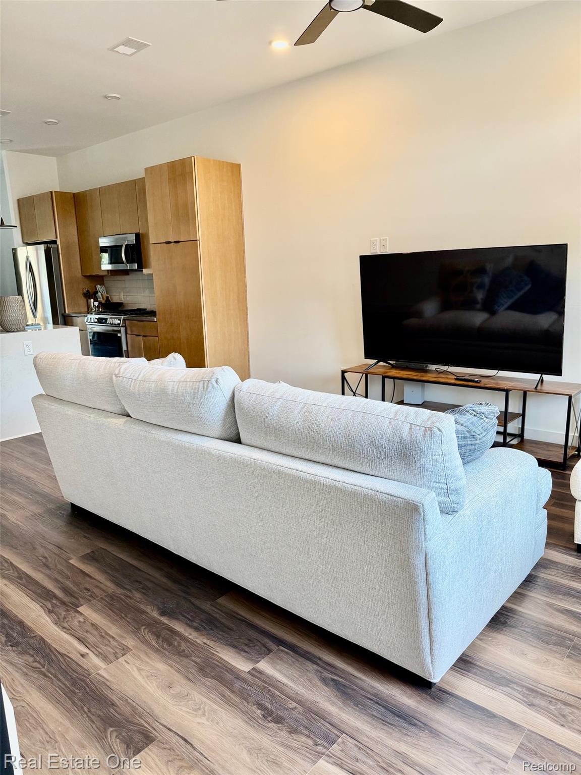1547 Pallister Street Unit: 11