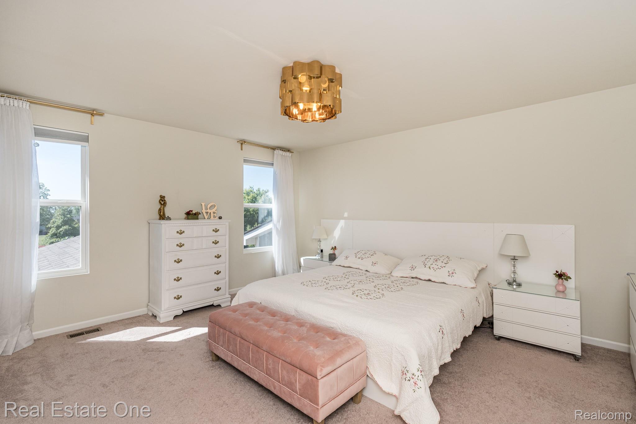 124 Oakland Crest Drive