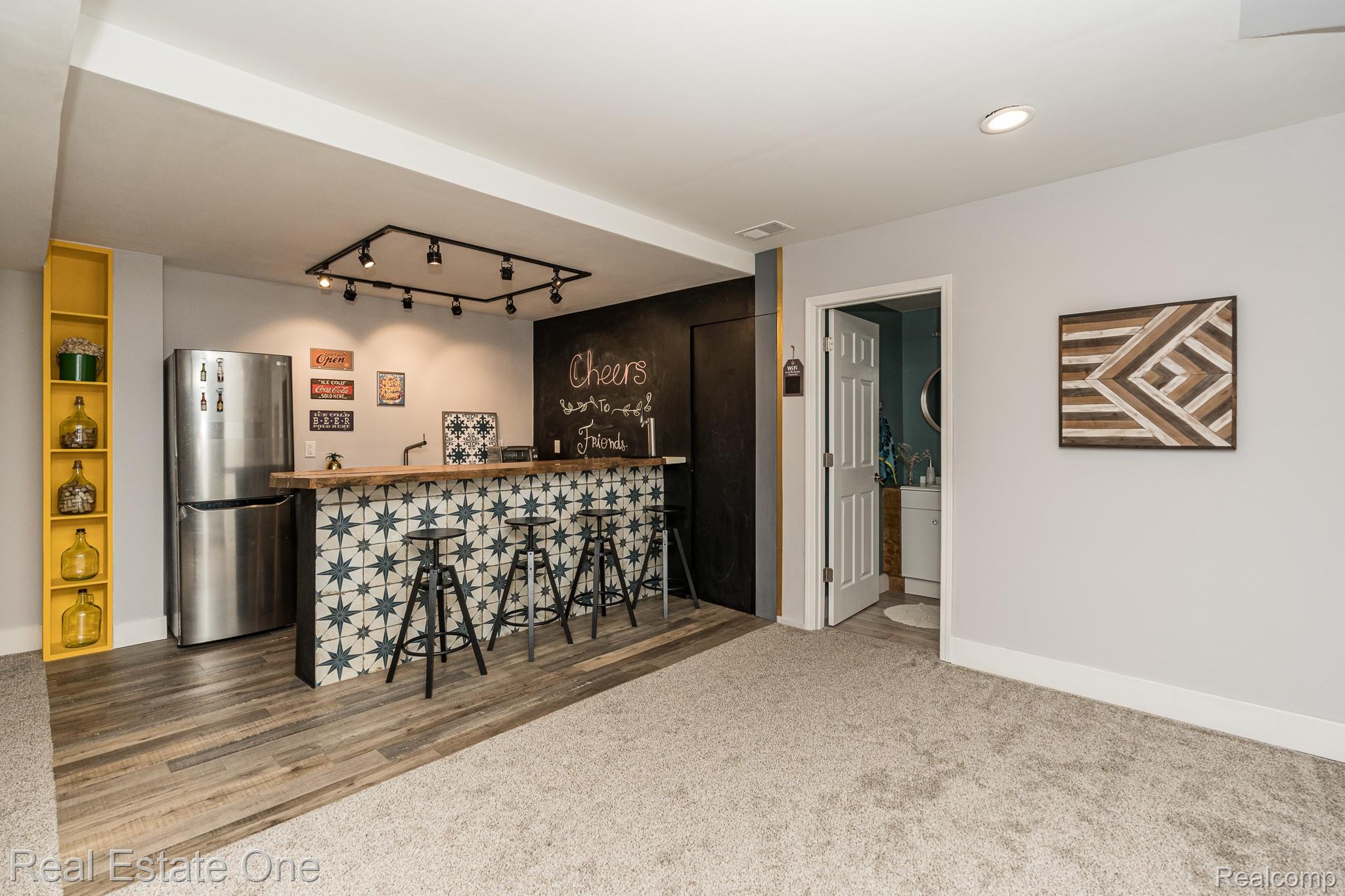 124 Oakland Crest Drive