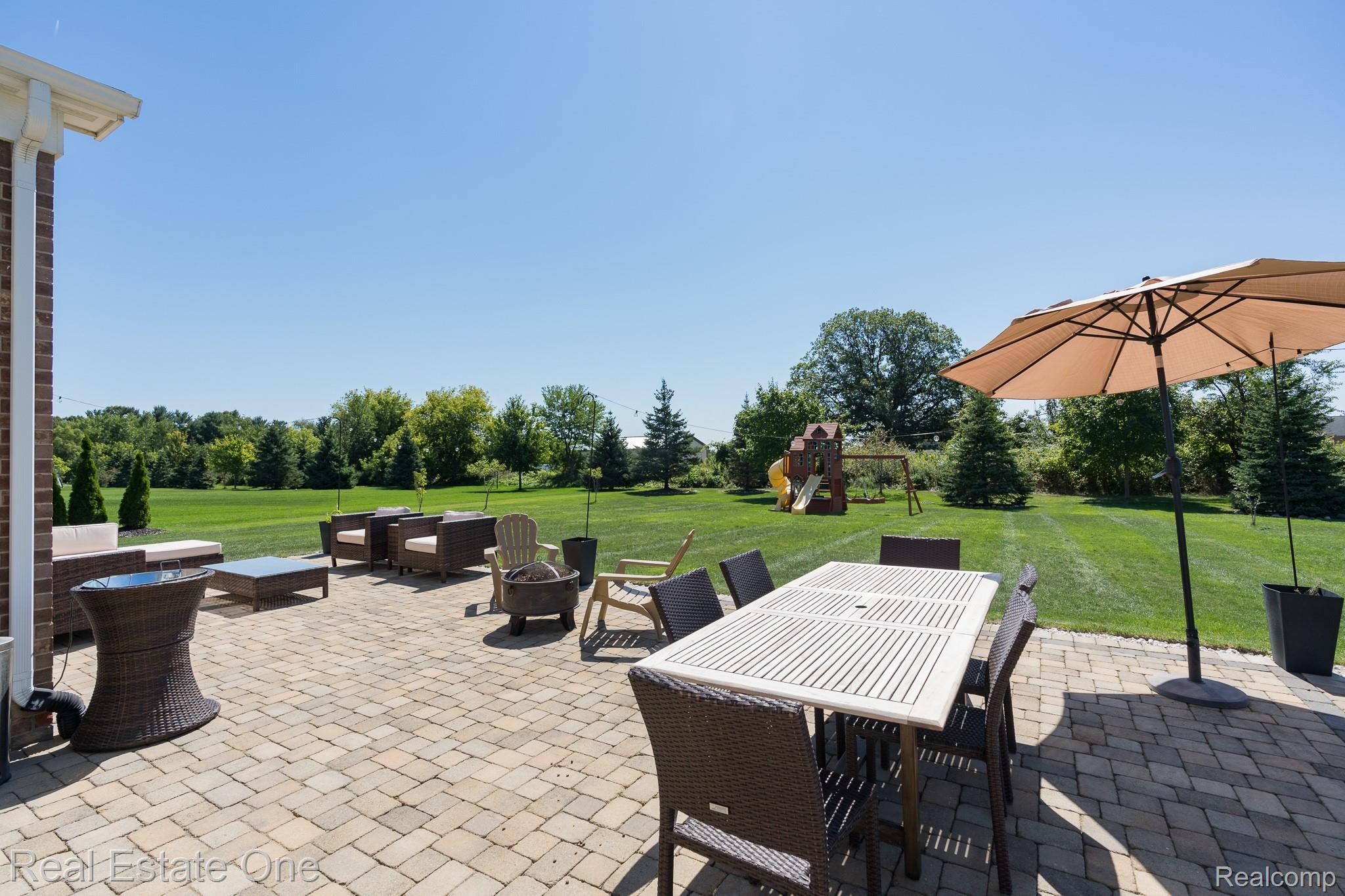 124 Oakland Crest Drive