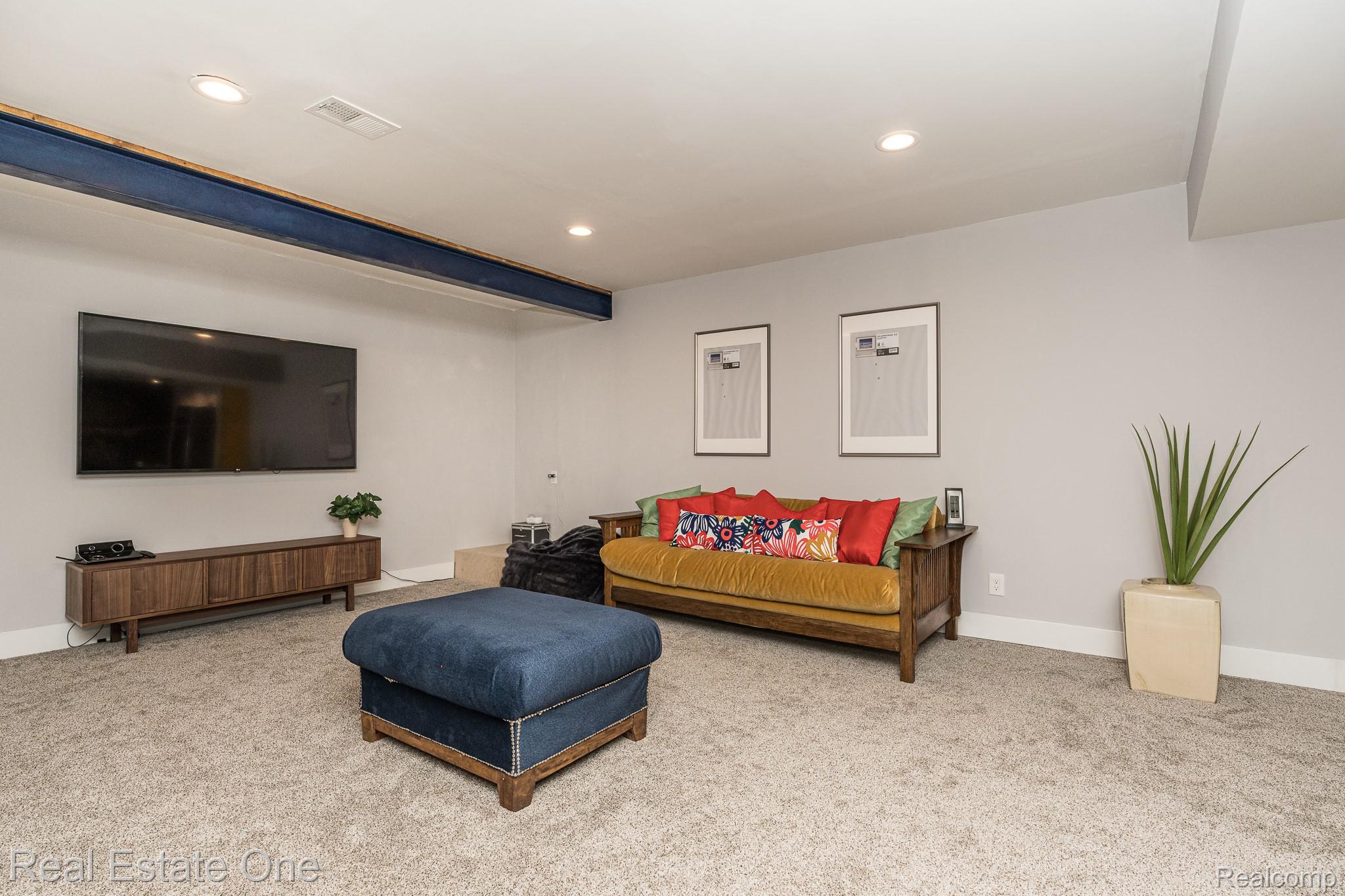 124 Oakland Crest Drive