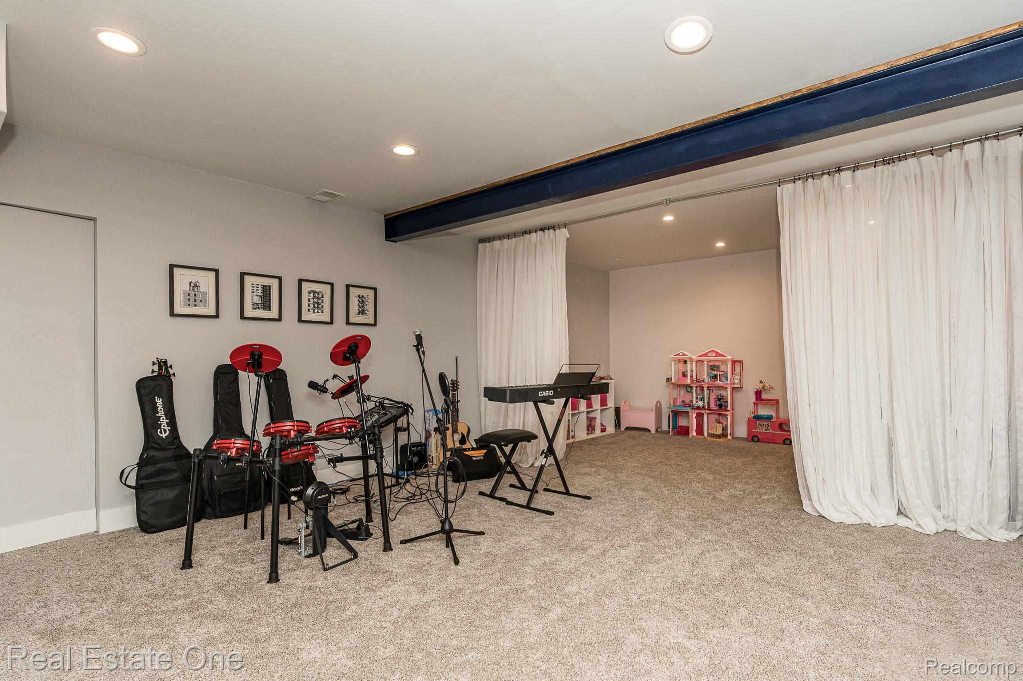124 Oakland Crest Drive