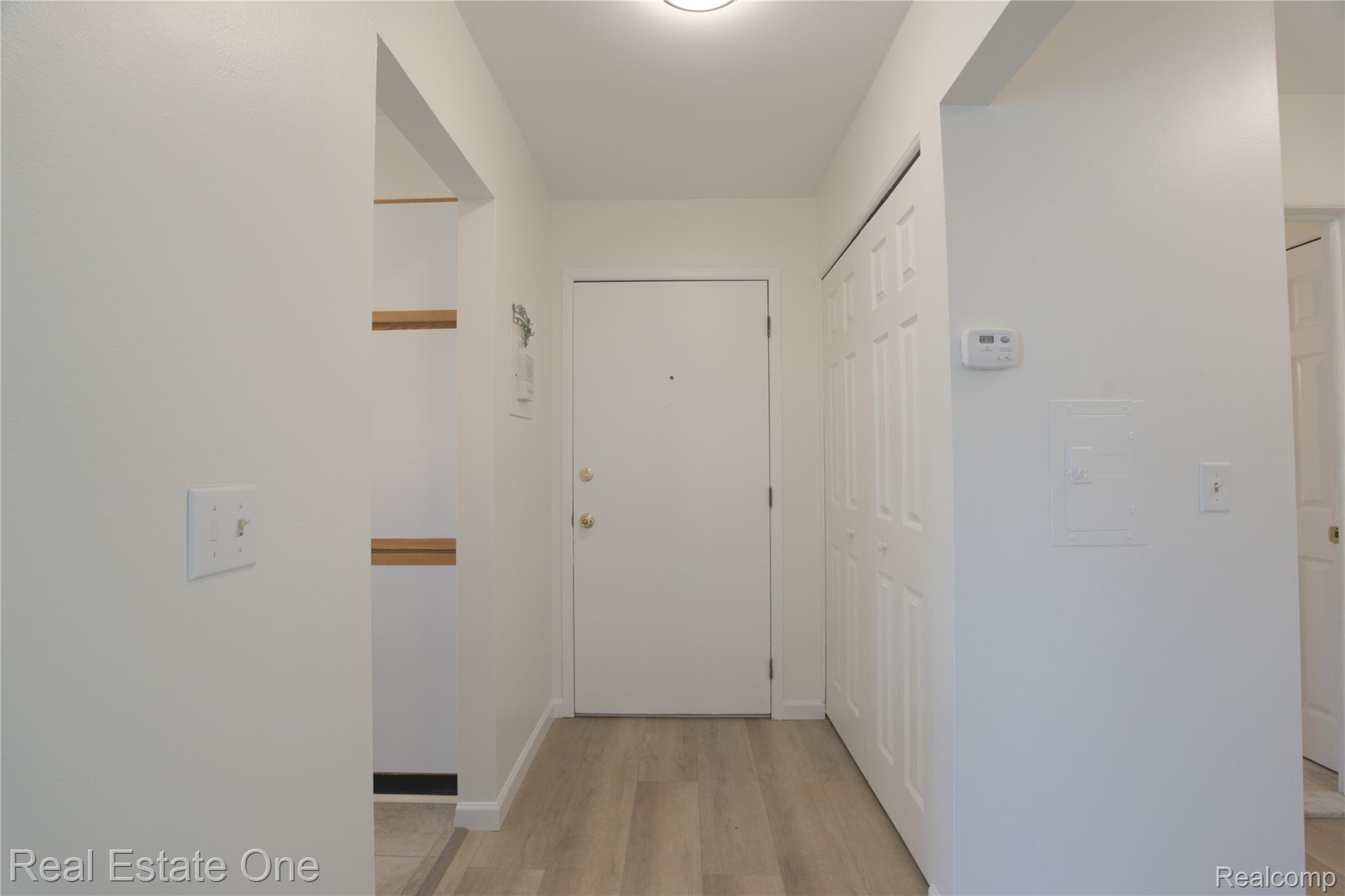 657 E Fox Hills Drive