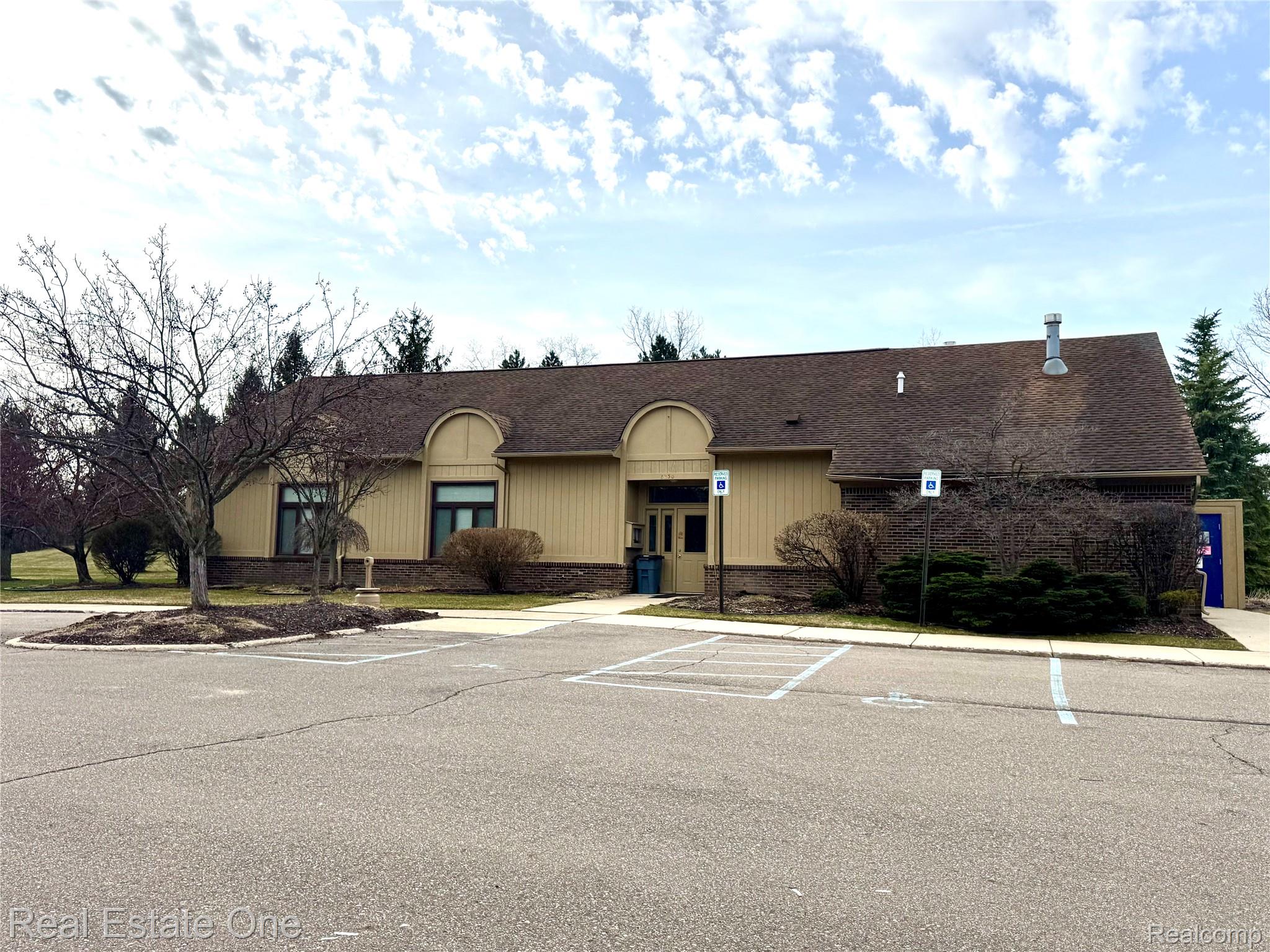 2171 Crystal Drive Unit: 28