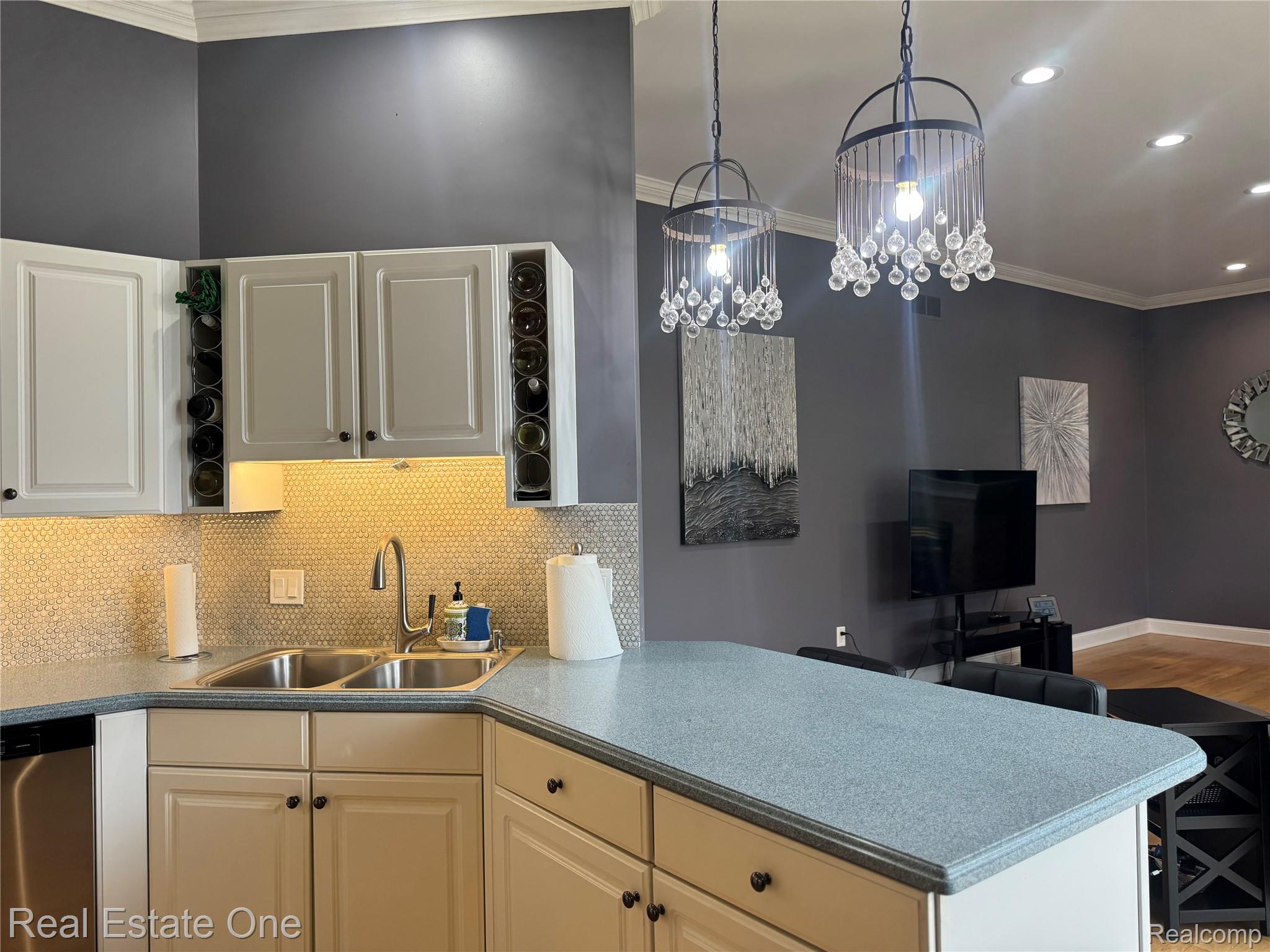2171 Crystal Drive Unit: 28