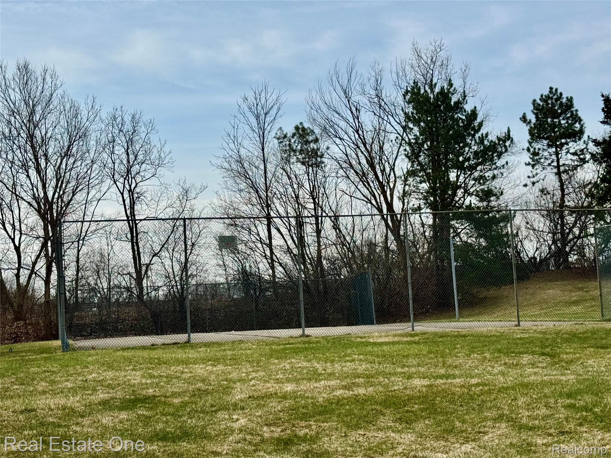 2171 Crystal Drive Unit: 28