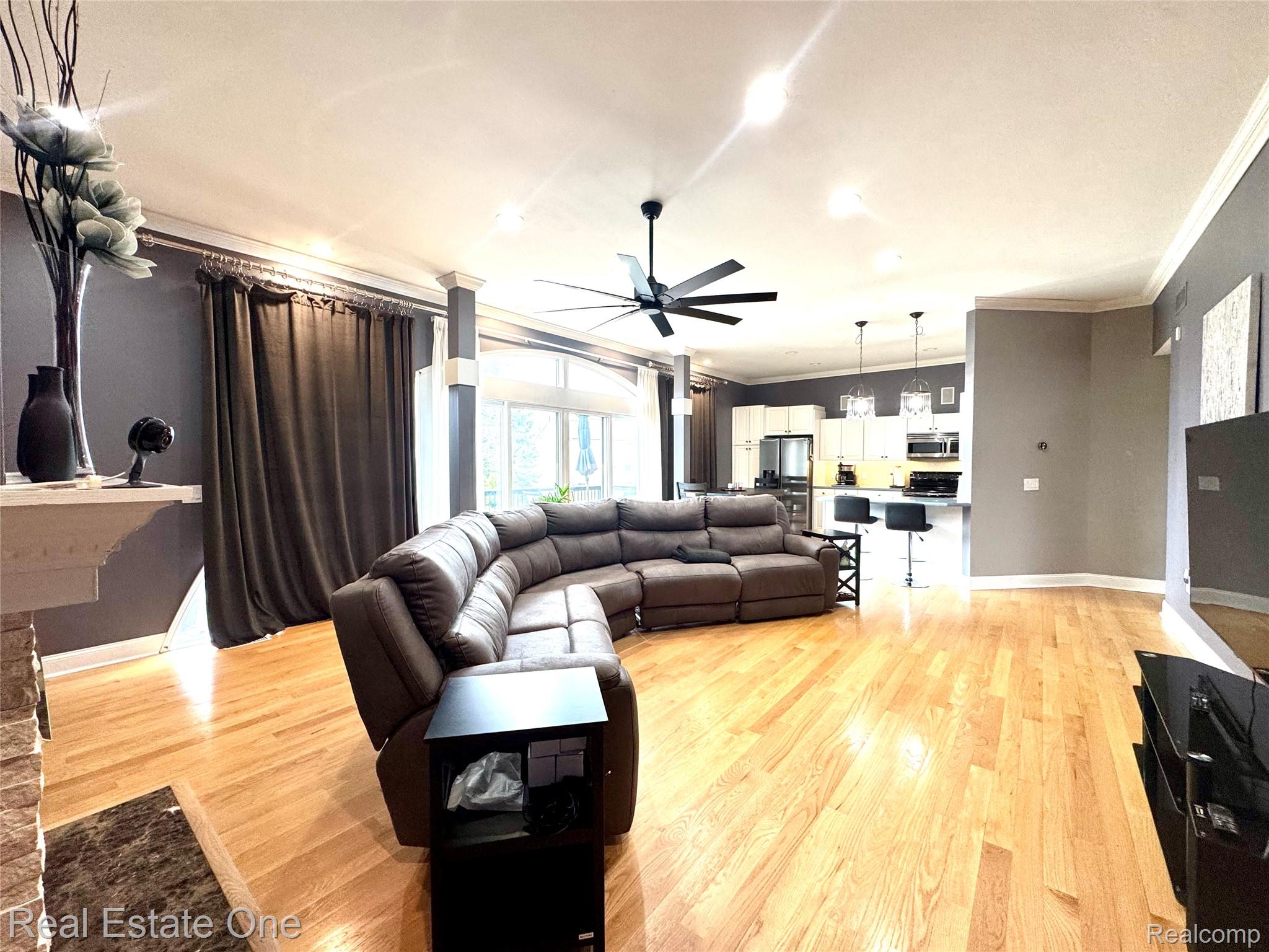 2171 Crystal Drive Unit: 28