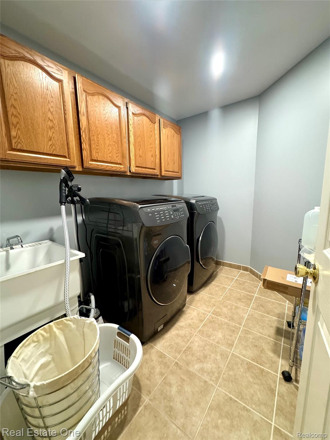 2171 Crystal Drive Unit: 28