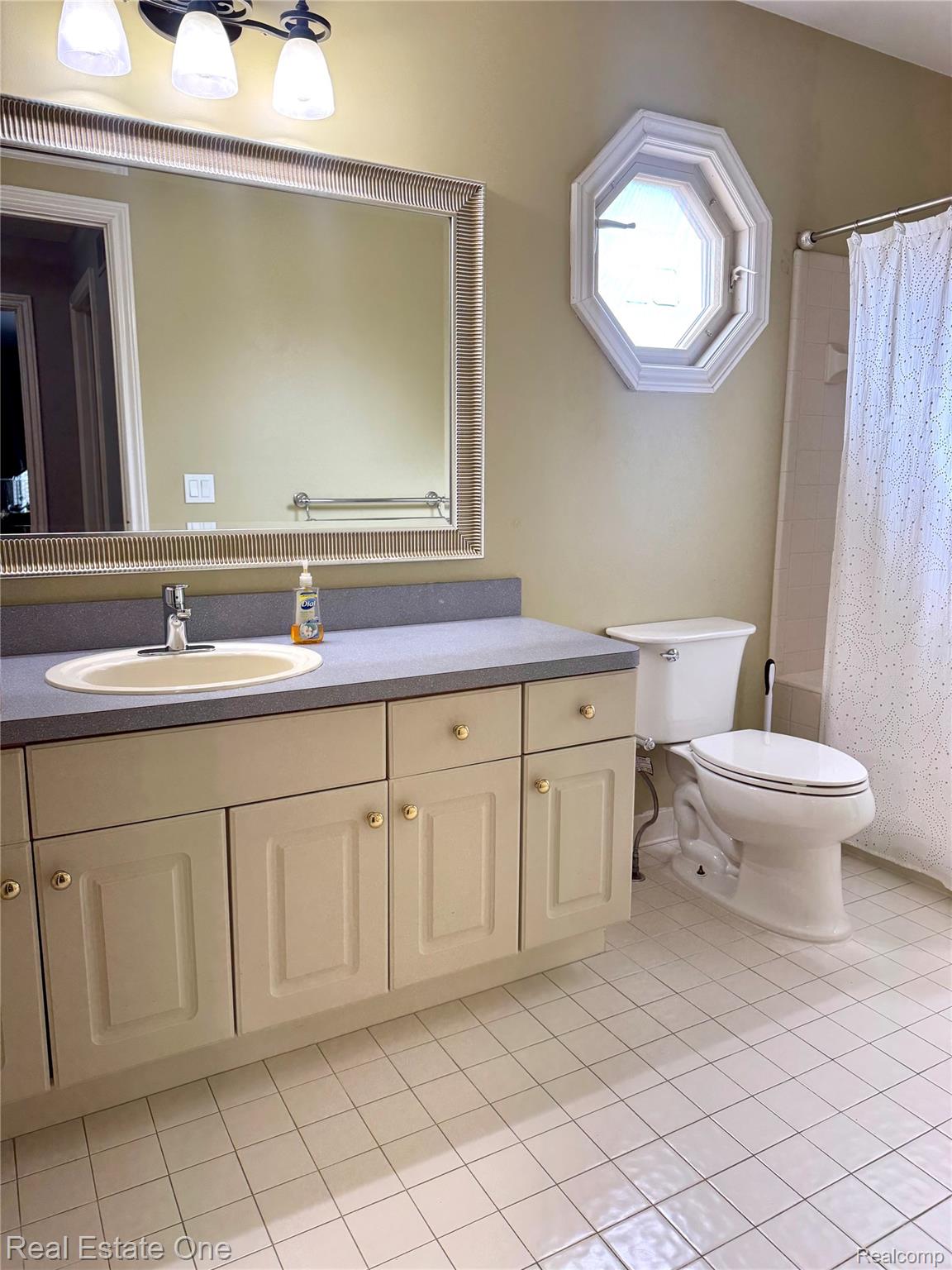 2171 Crystal Drive Unit: 28