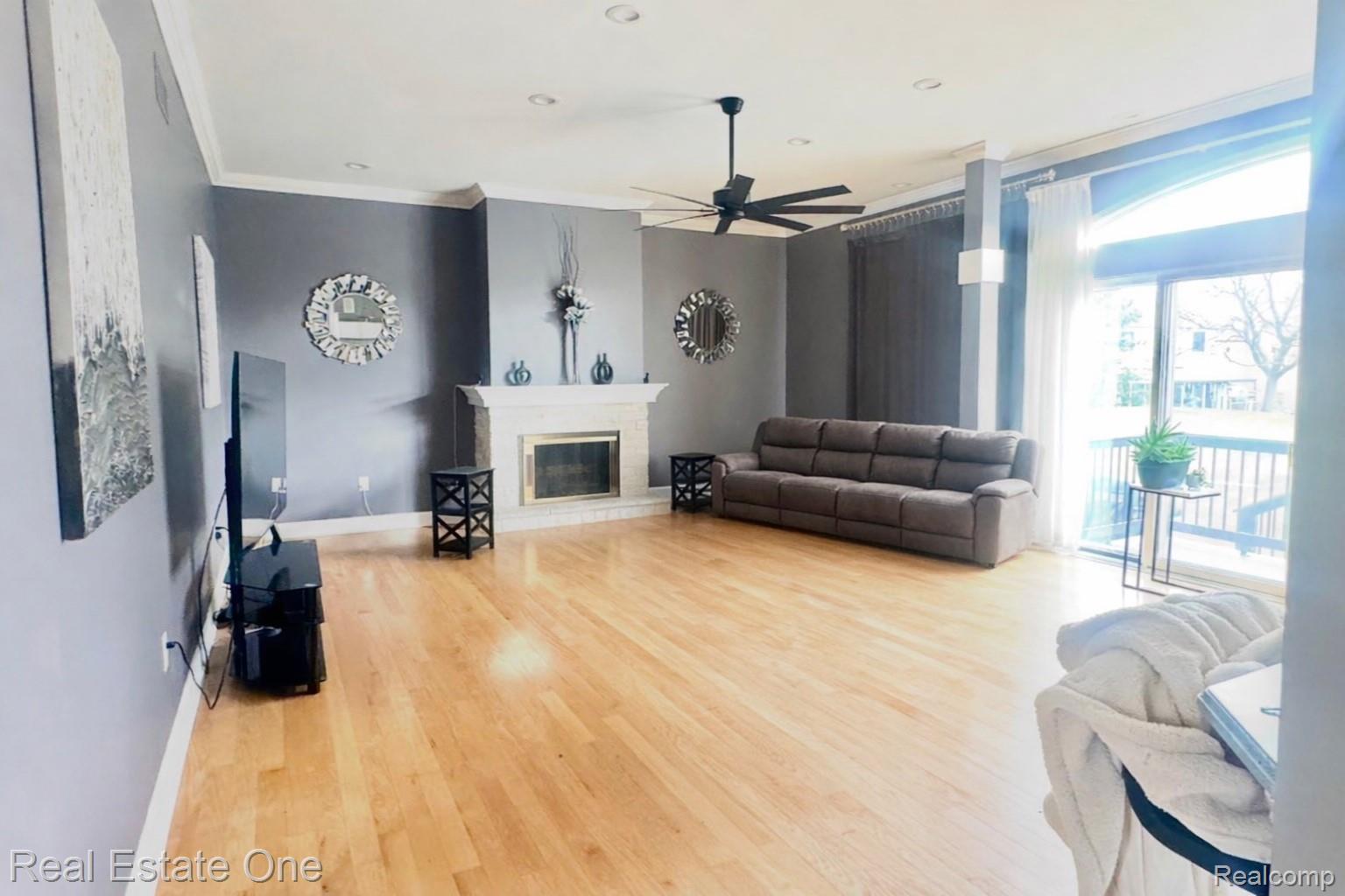 2171 Crystal Drive Unit: 28