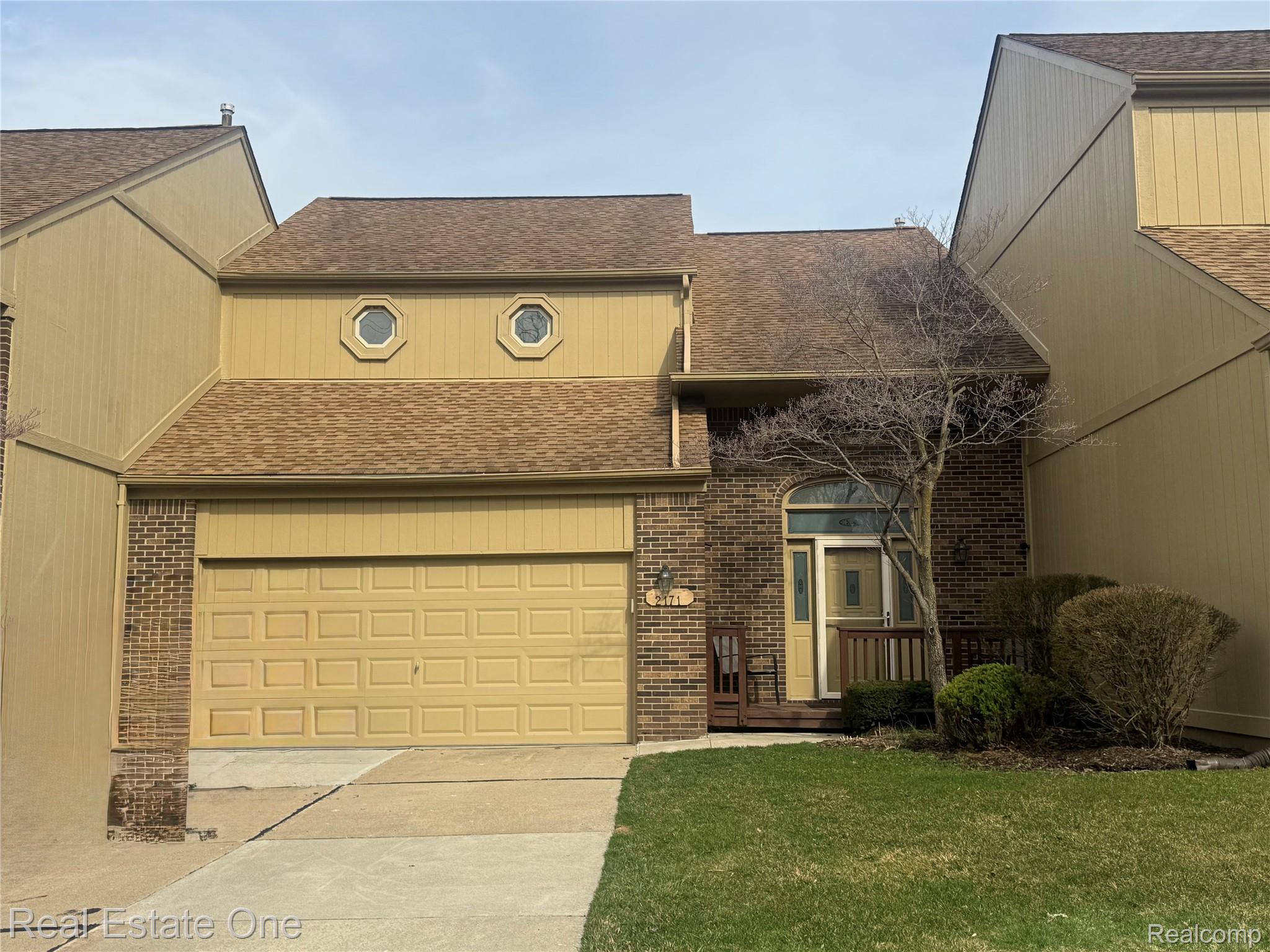 2171 Crystal Drive Unit: 28