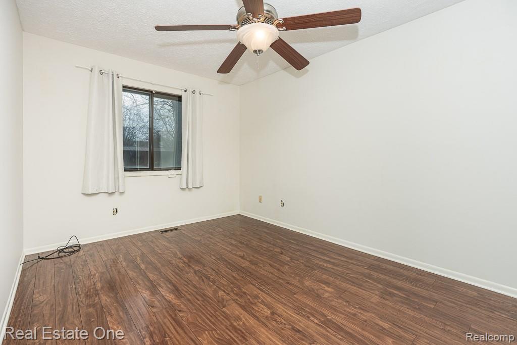 205 E Jolly Road Unit: 1
