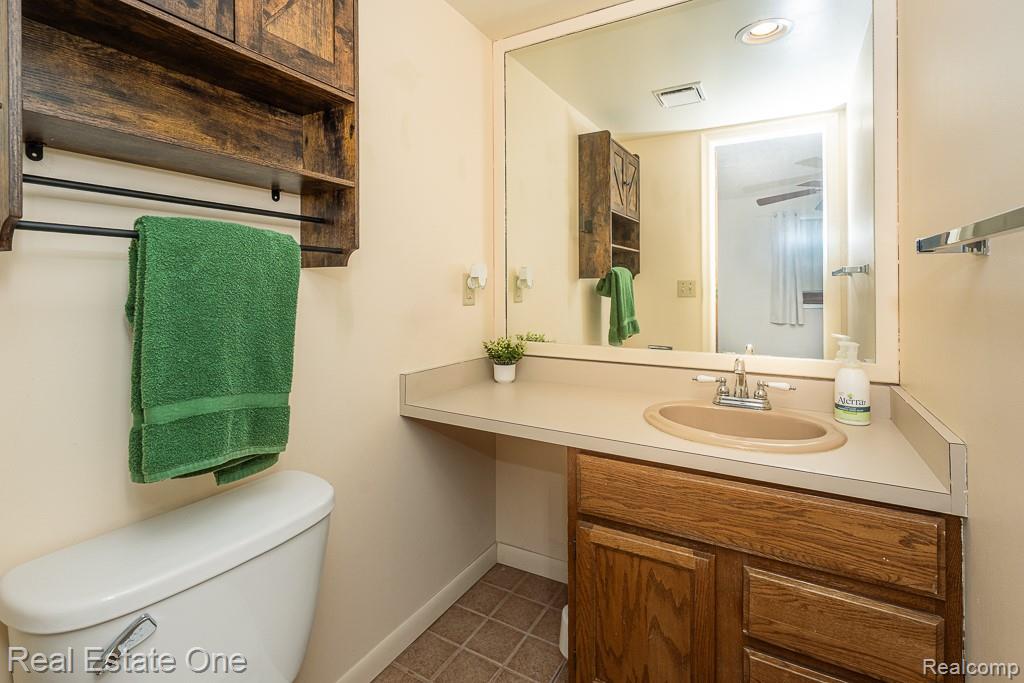 205 E Jolly Road Unit: 1