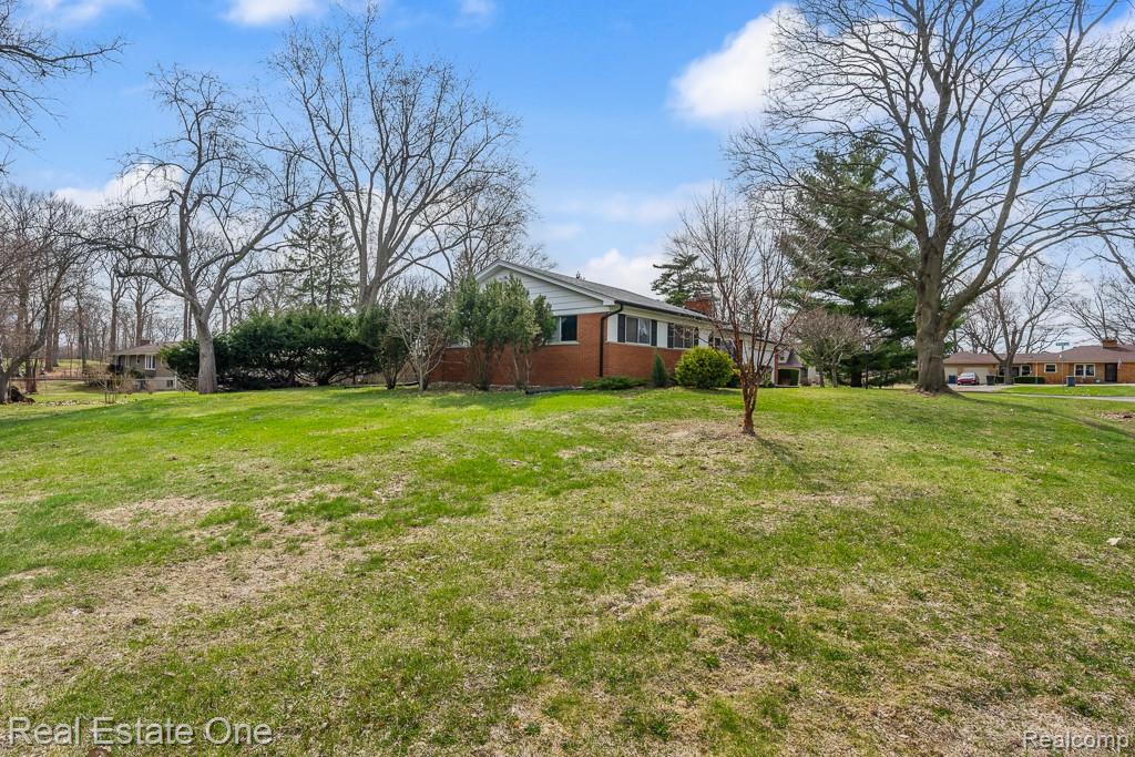 3161 Woodcrest Road