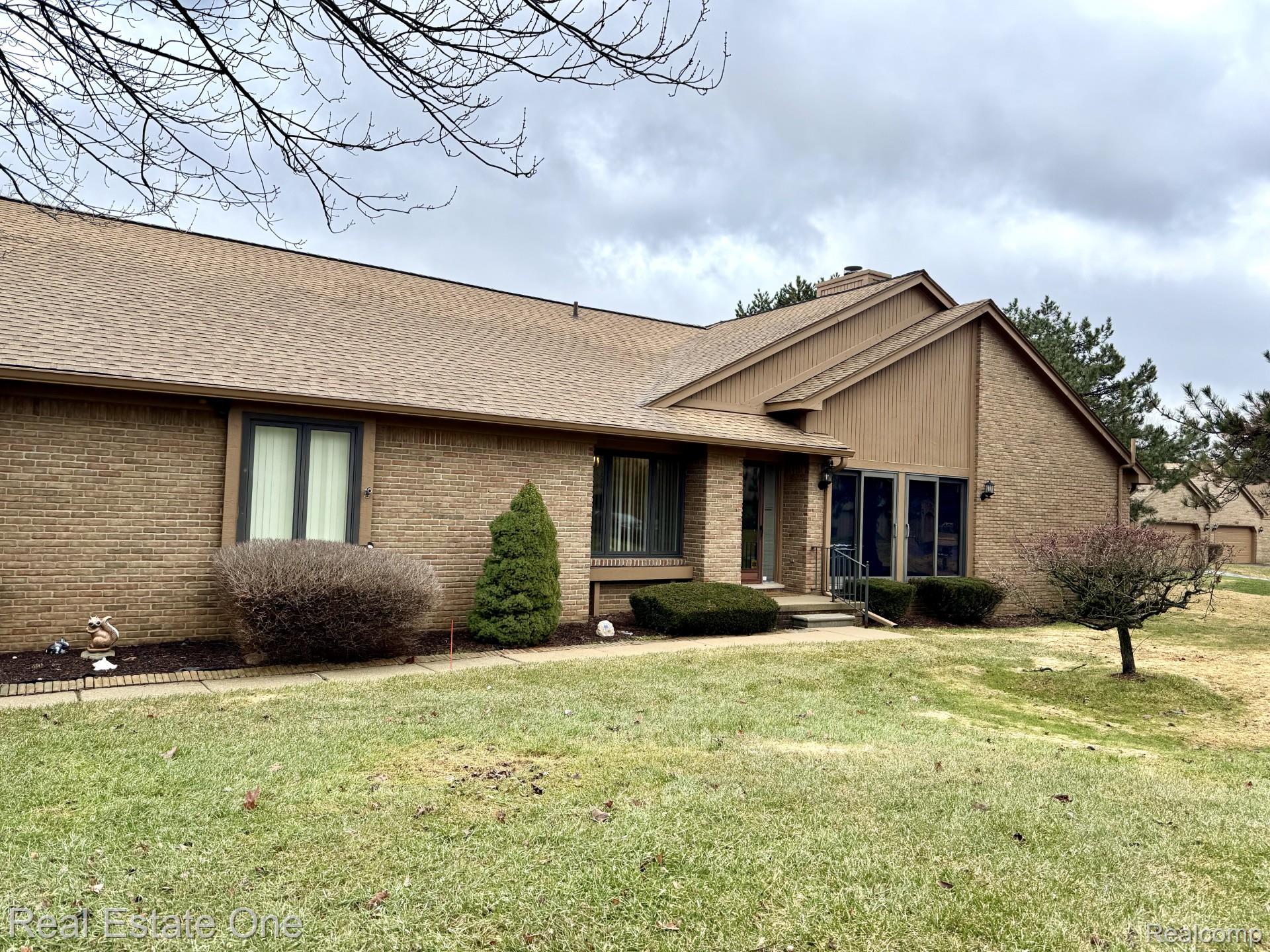 2136 London Bridge Drive
