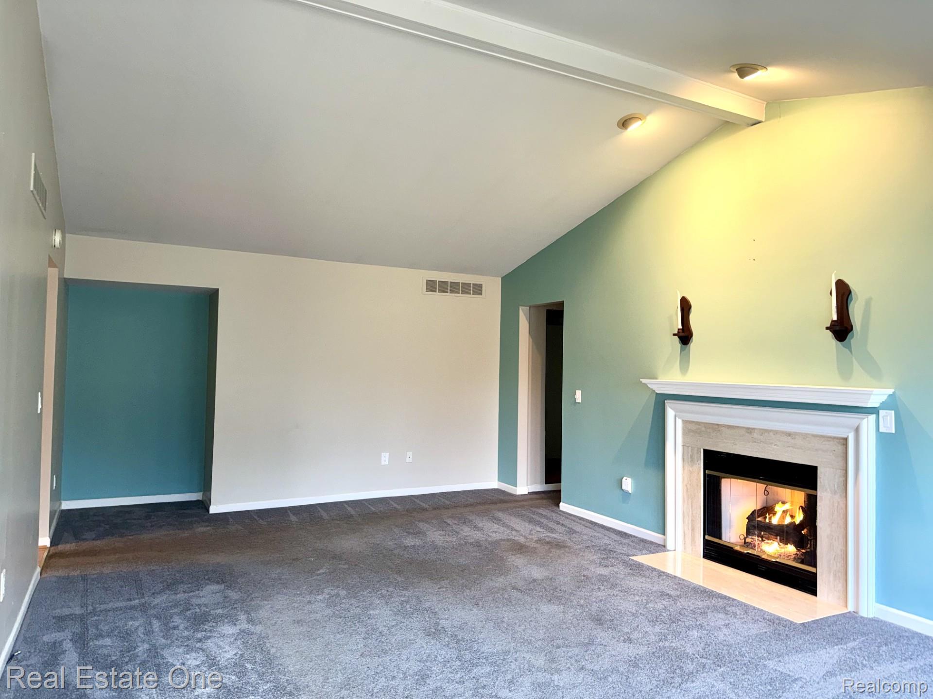 2136 London Bridge Drive