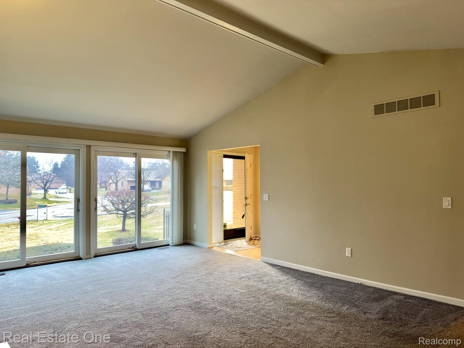 2136 London Bridge Drive