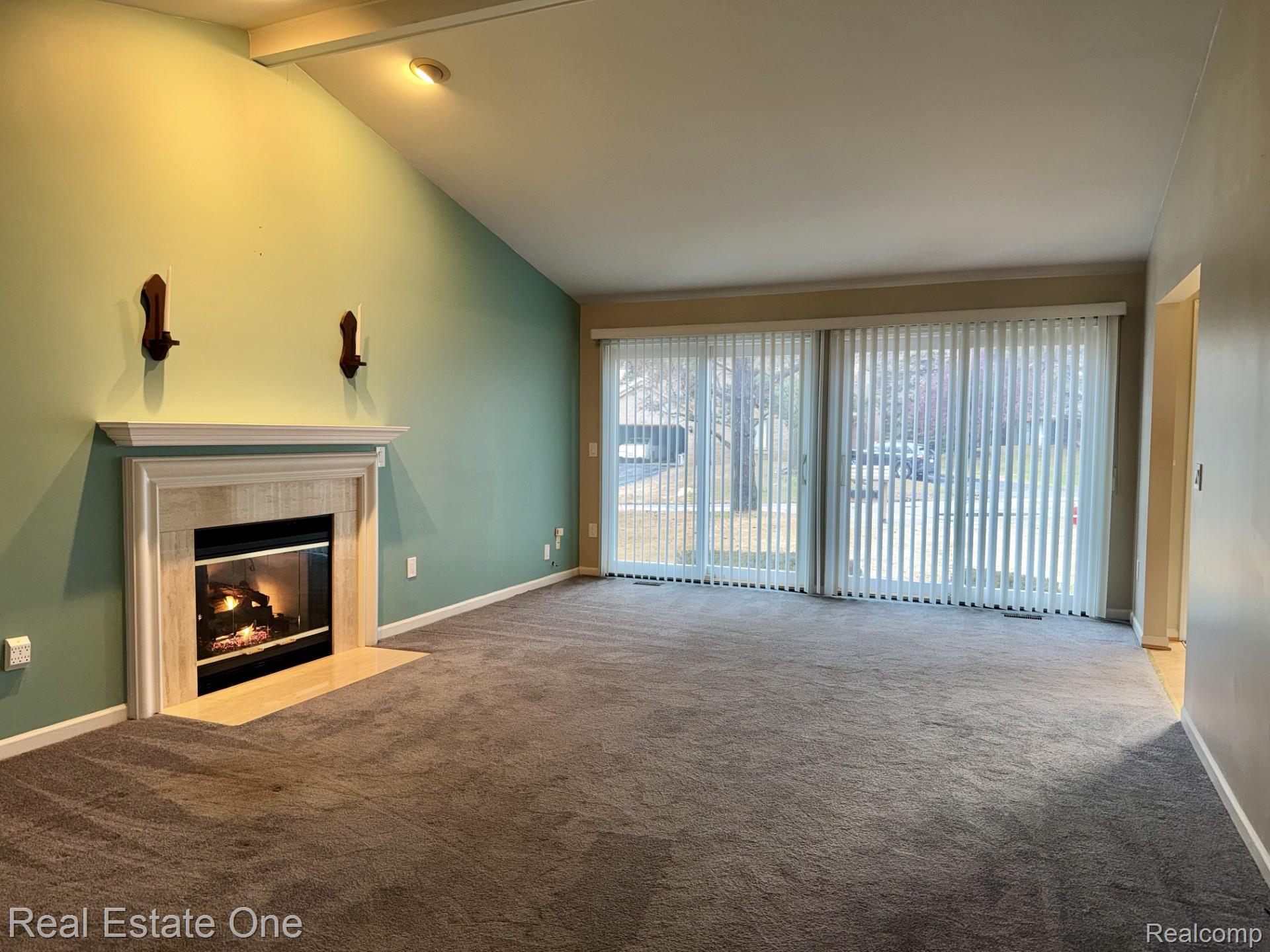 2136 London Bridge Drive