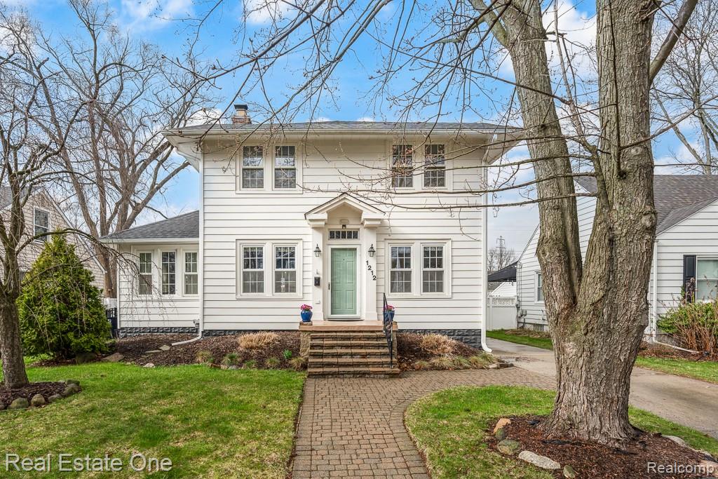 1212 Mayfield Drive
