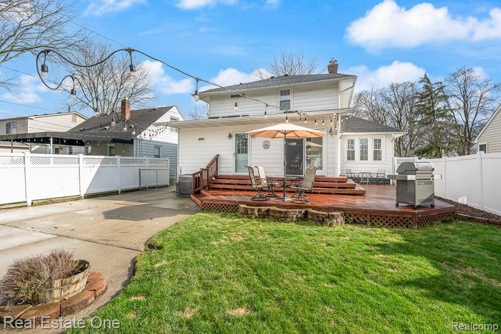 1212 Mayfield Drive