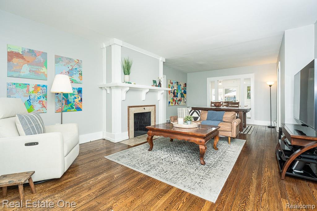 1212 Mayfield Drive