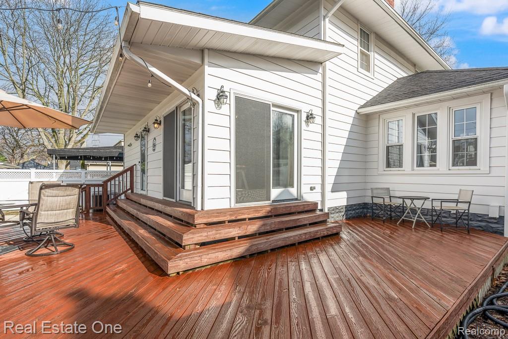 1212 Mayfield Drive