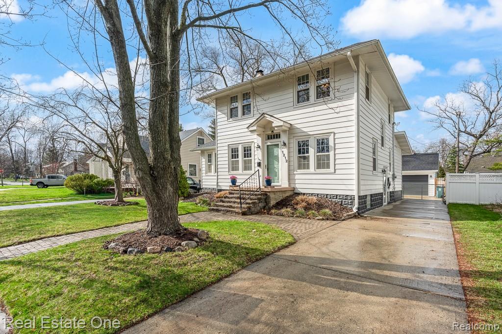 1212 Mayfield Drive