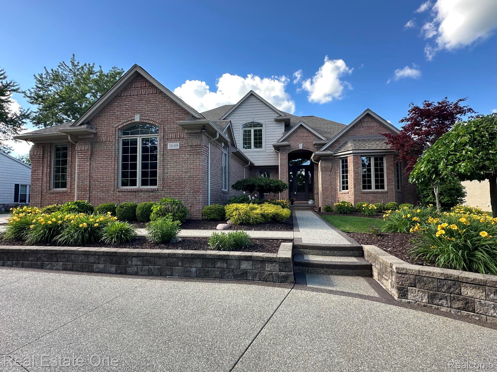 3648 W Tienken Road