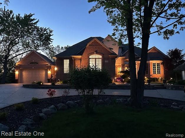 3648 W Tienken Road