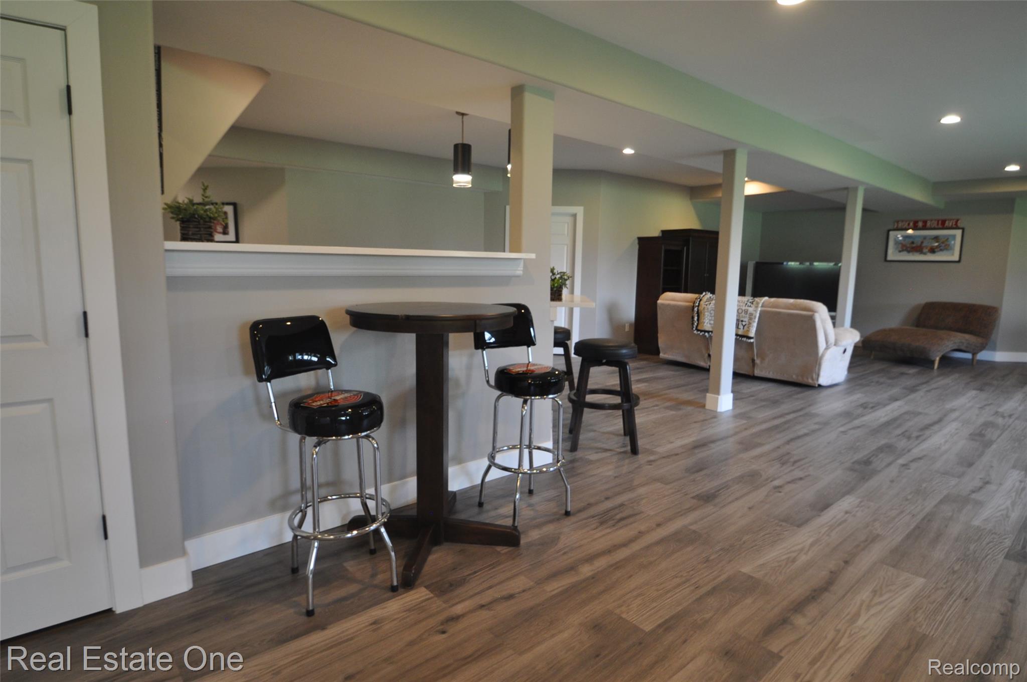 3648 W Tienken Road