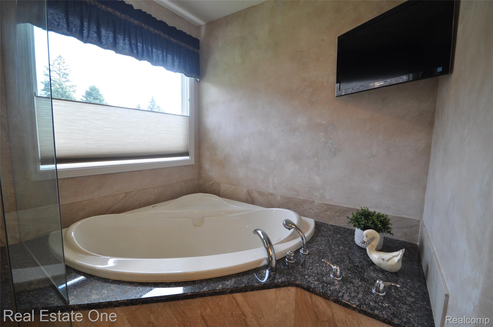 3648 W Tienken Road