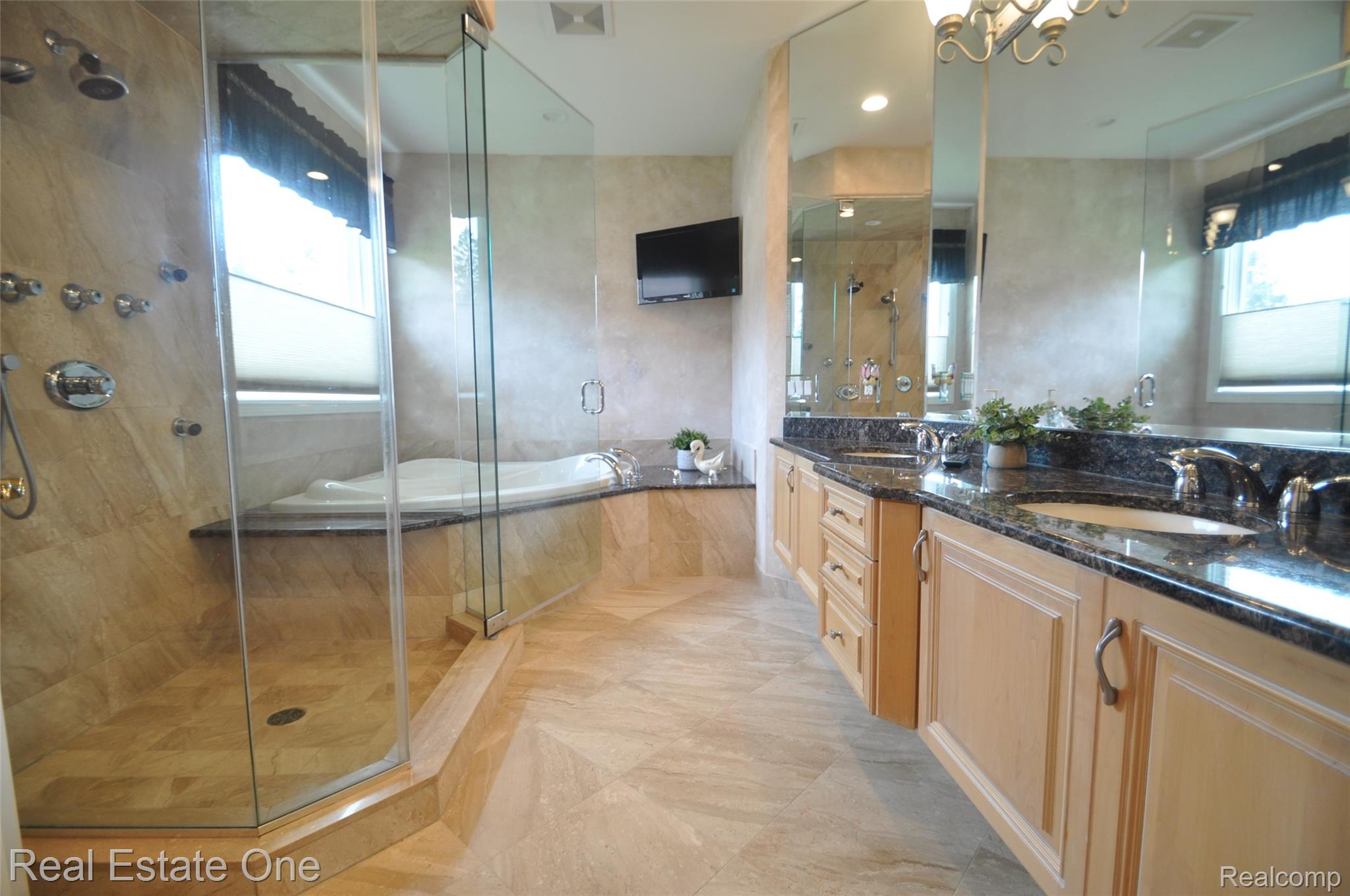 3648 W Tienken Road