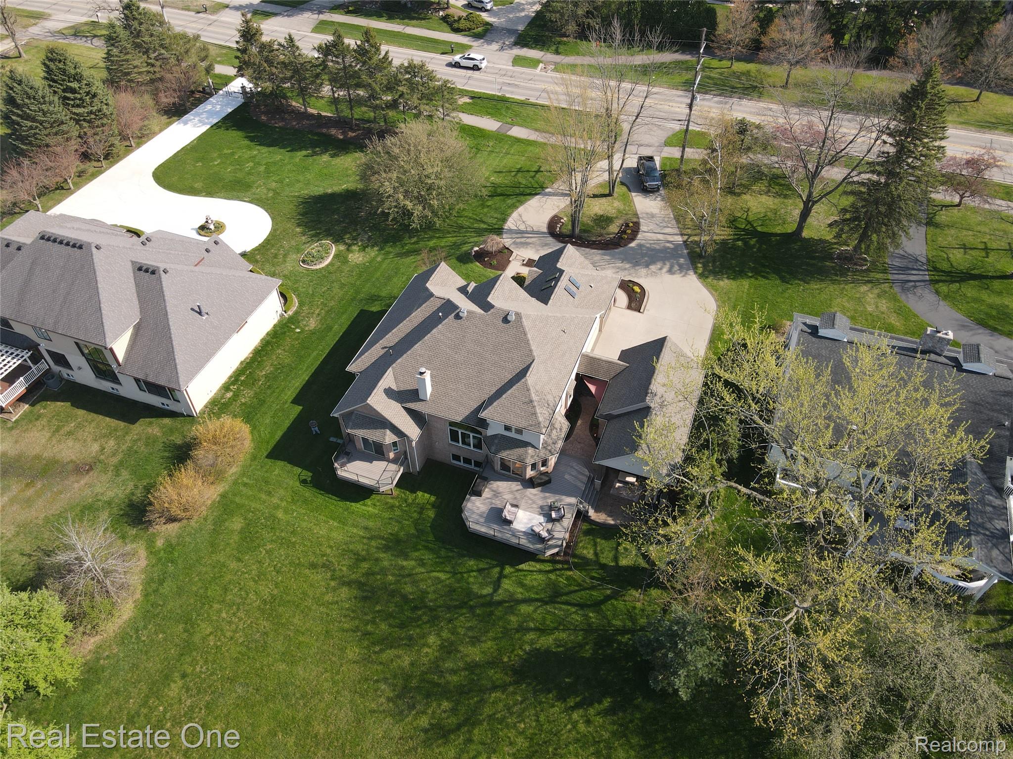 3648 W Tienken Road