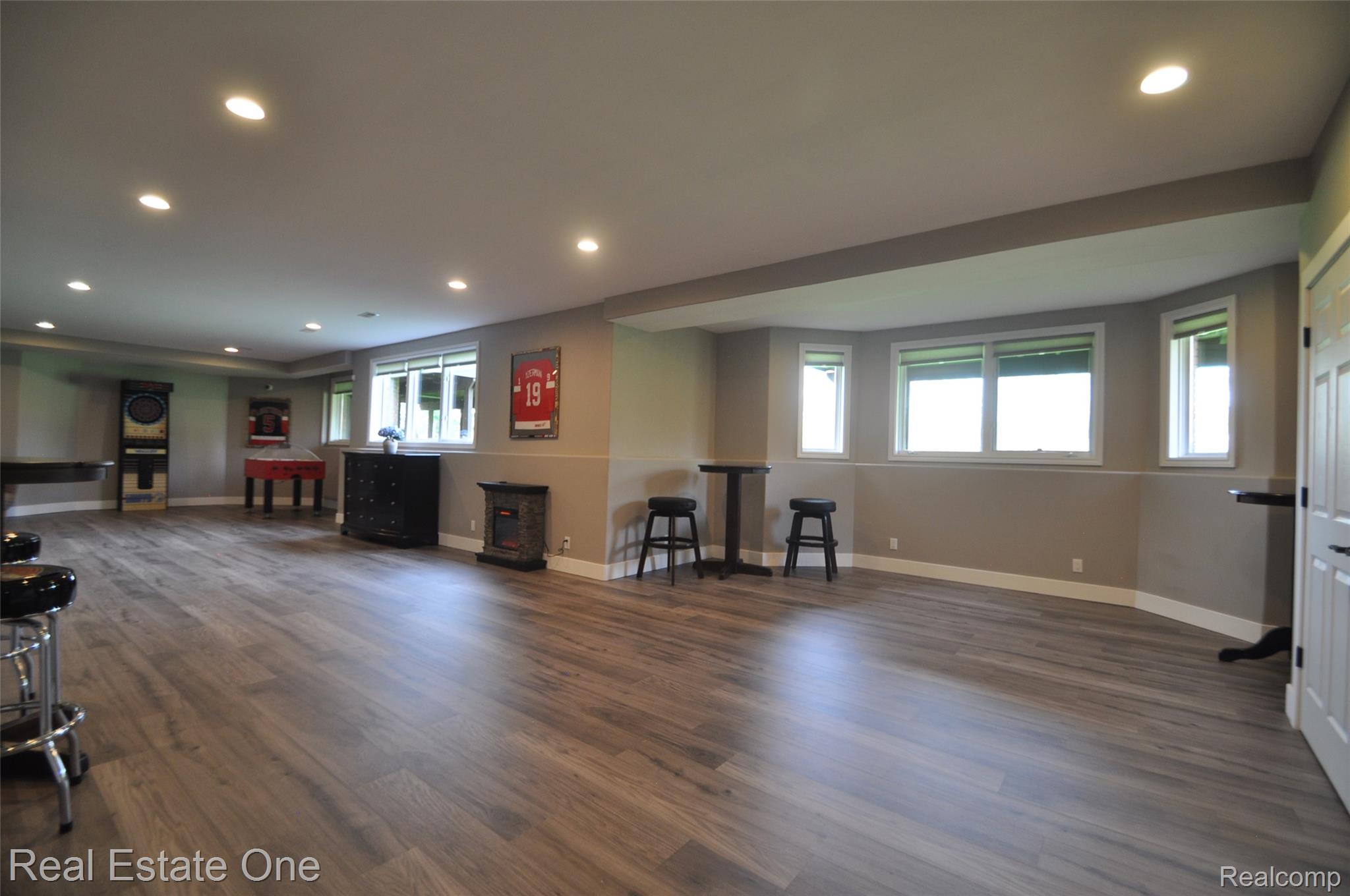 3648 W Tienken Road