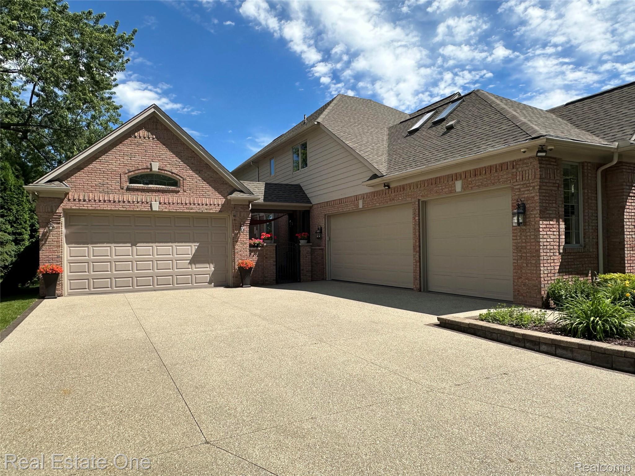 3648 W Tienken Road
