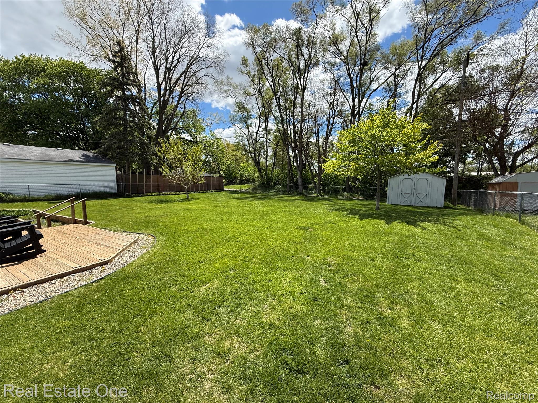 303 N Hill Circle