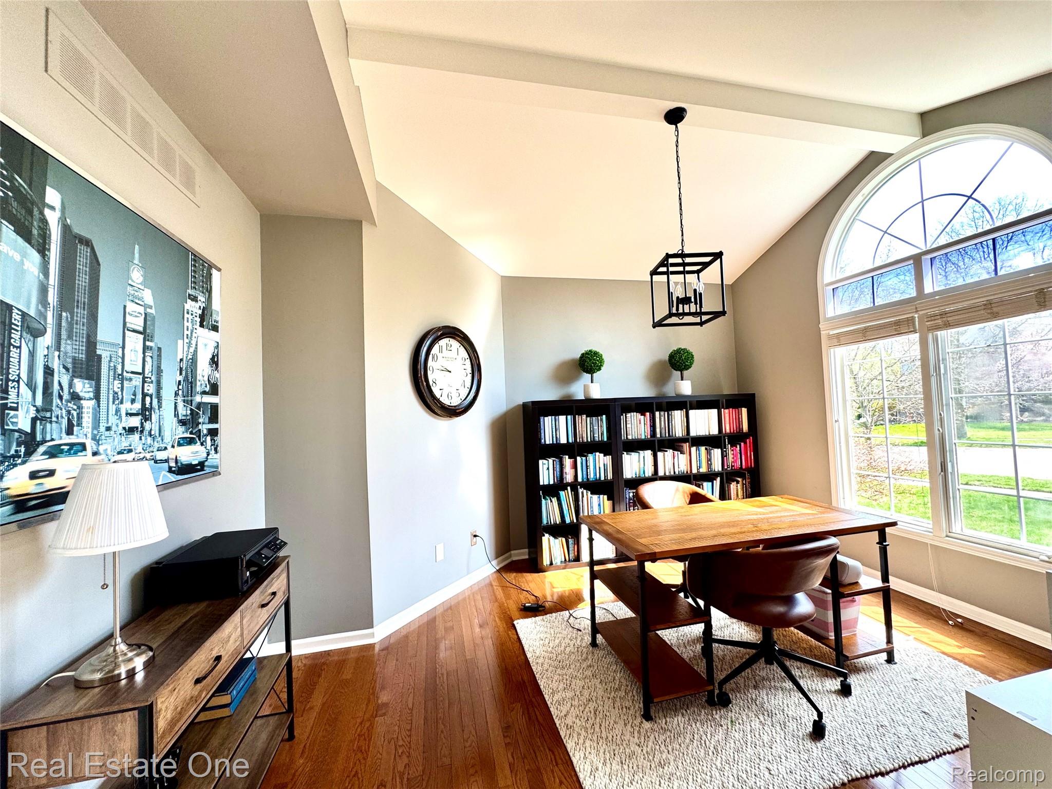419 Roundview Drive