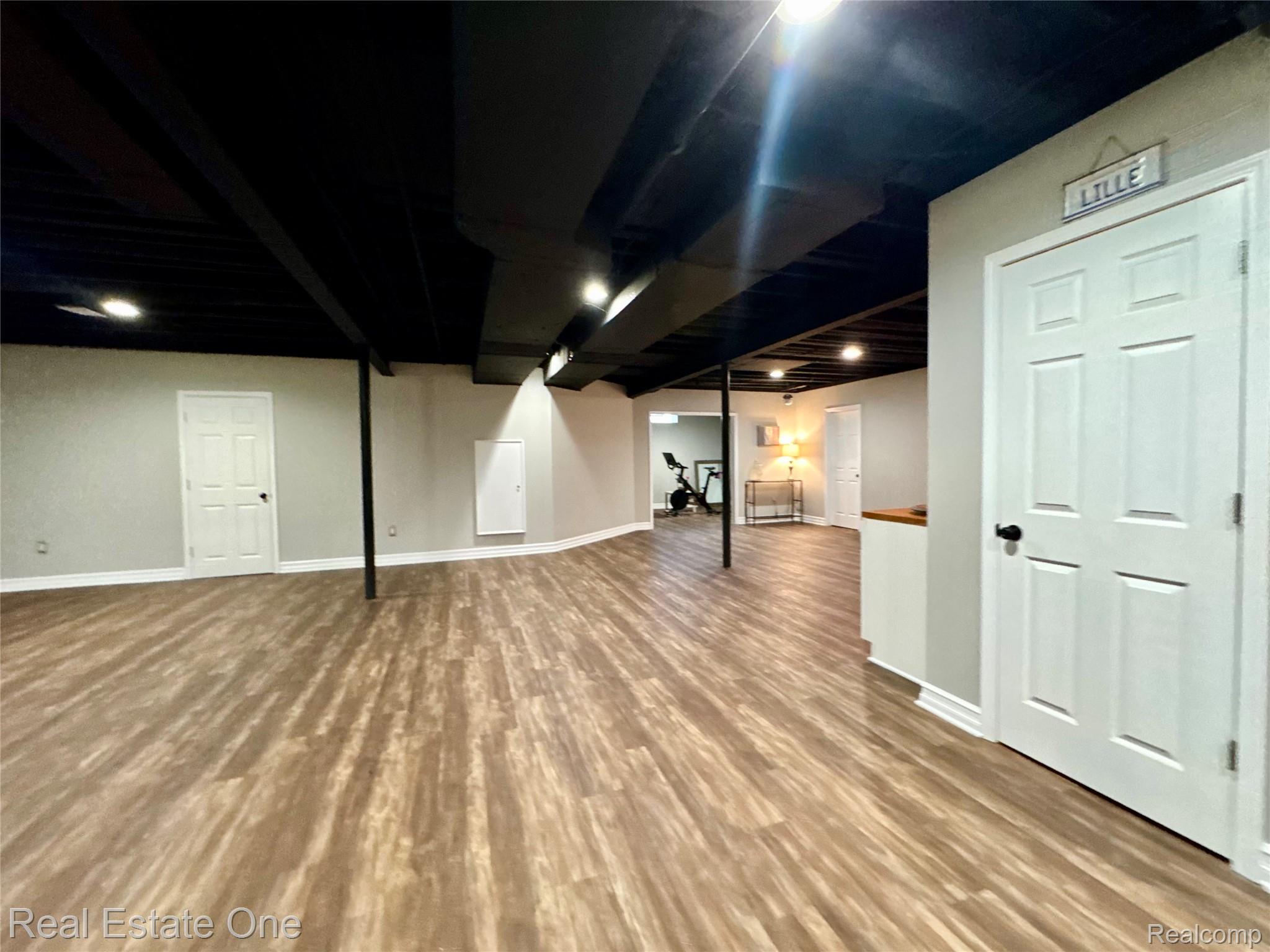 419 Roundview Drive