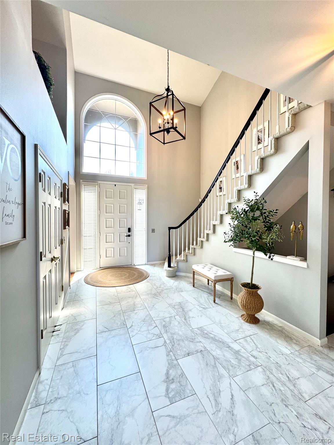419 Roundview Drive
