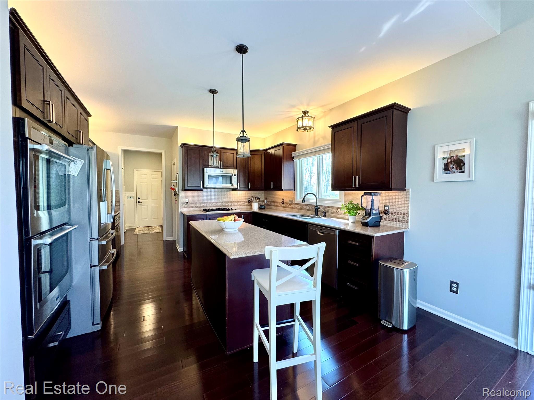 419 Roundview Drive