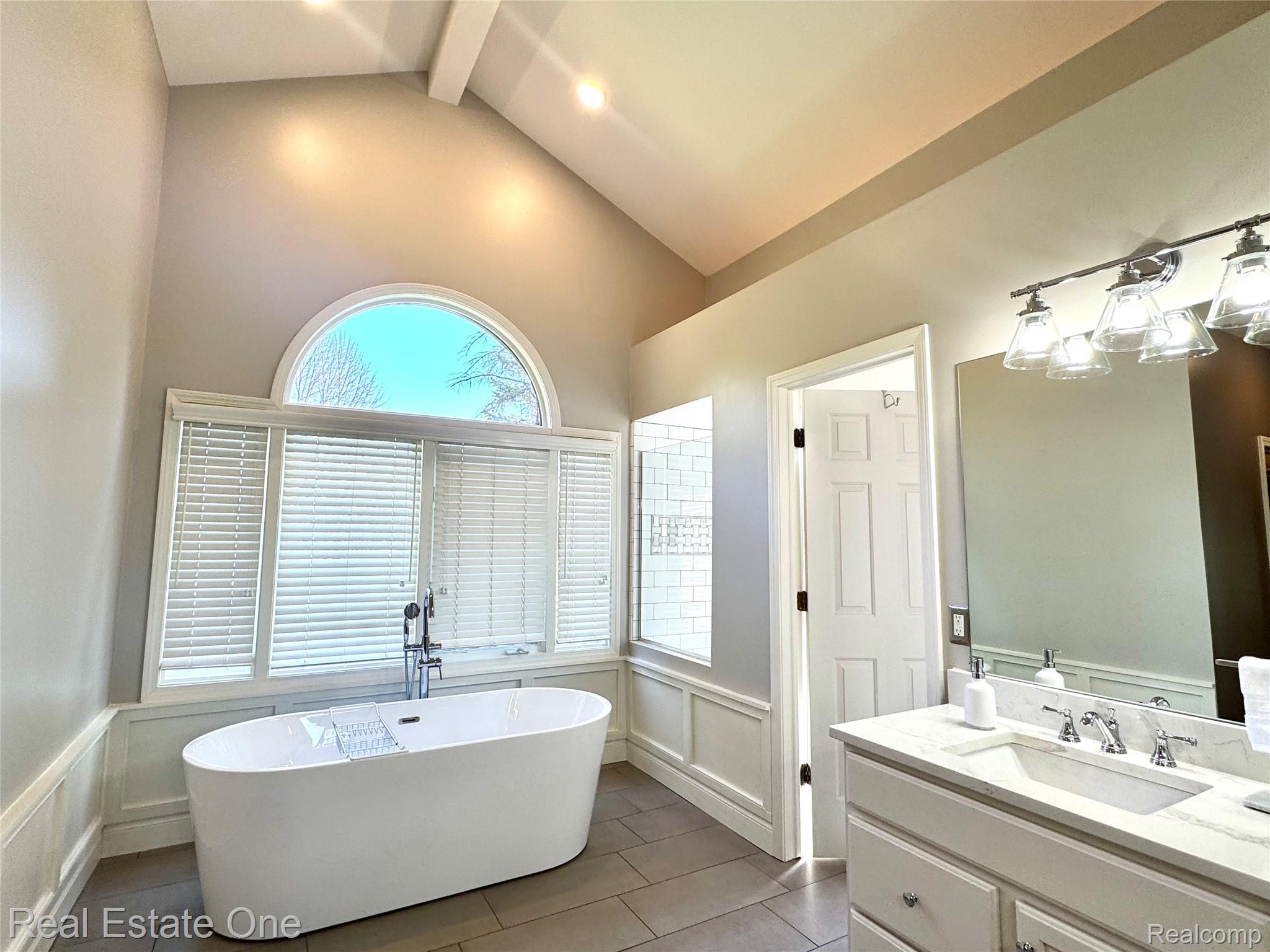 419 Roundview Drive