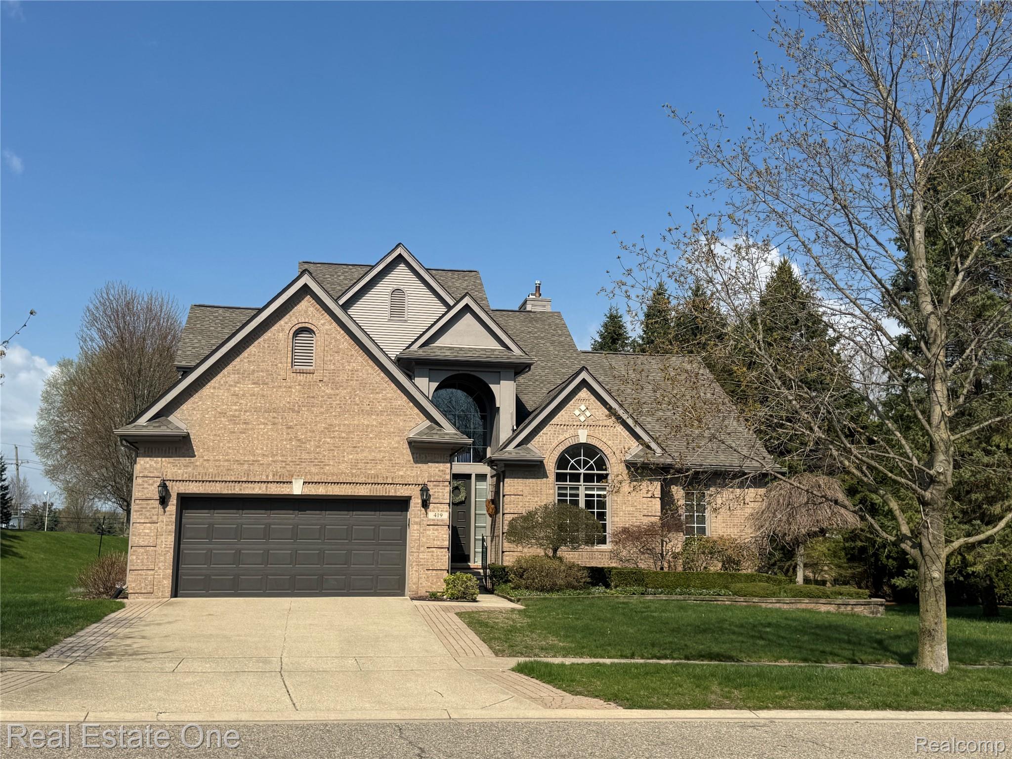 419 Roundview Drive