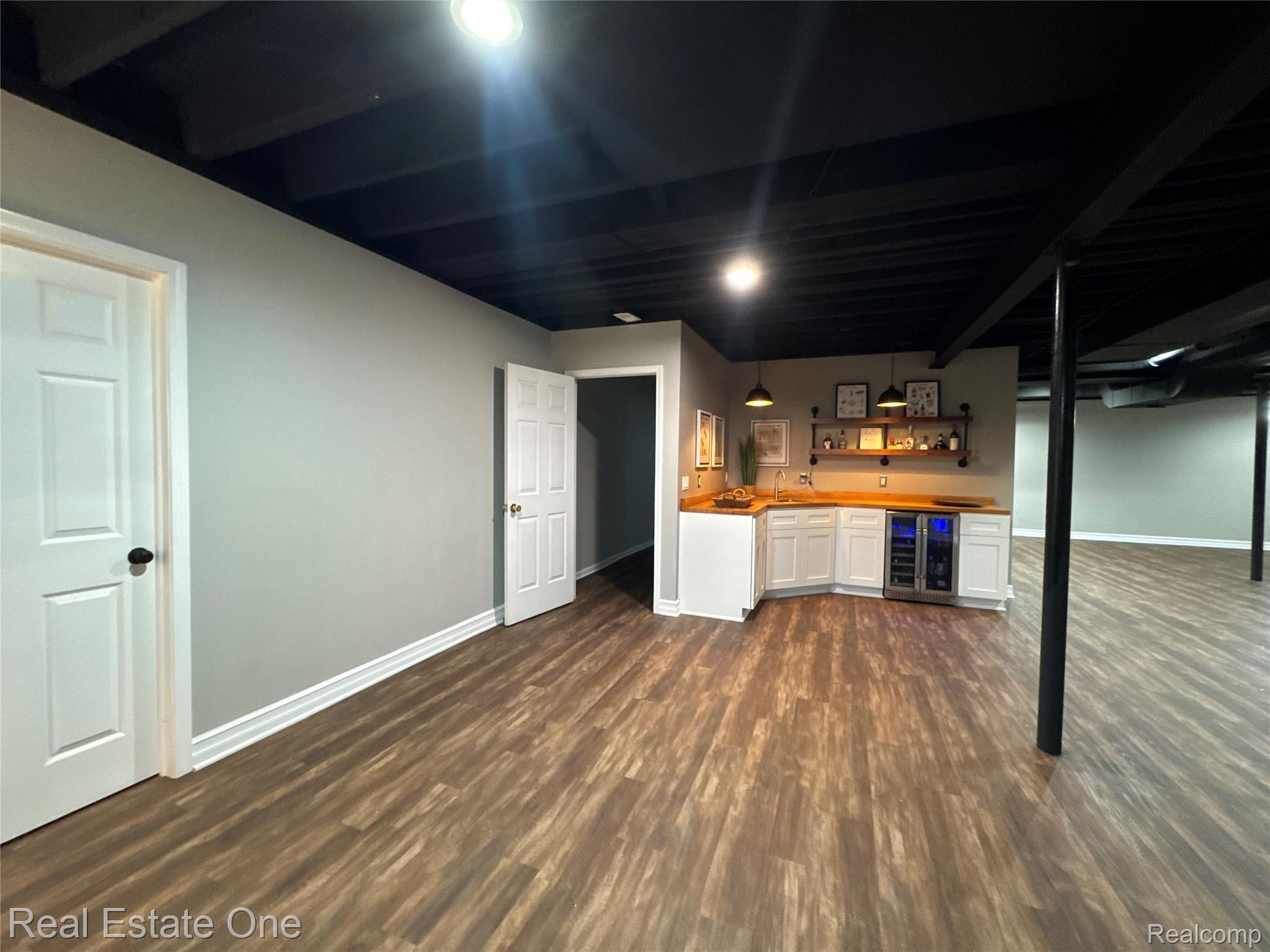 419 Roundview Drive